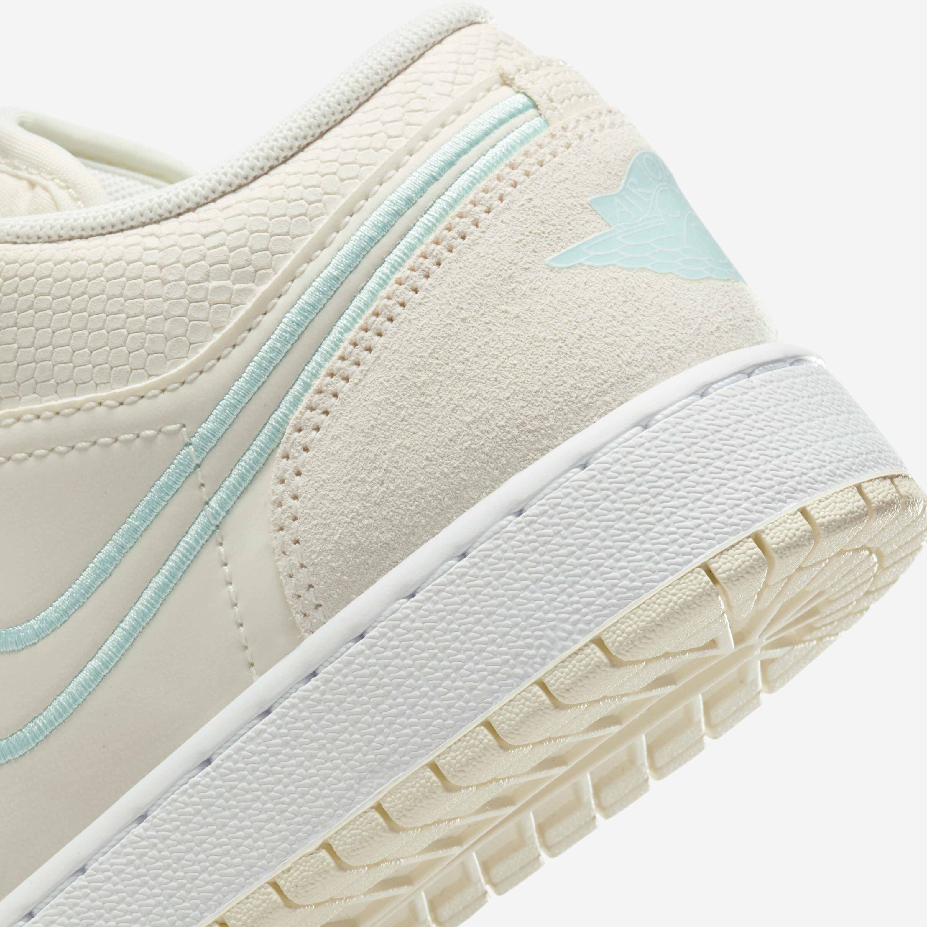 Air Jordan 1 Low SE image number 7