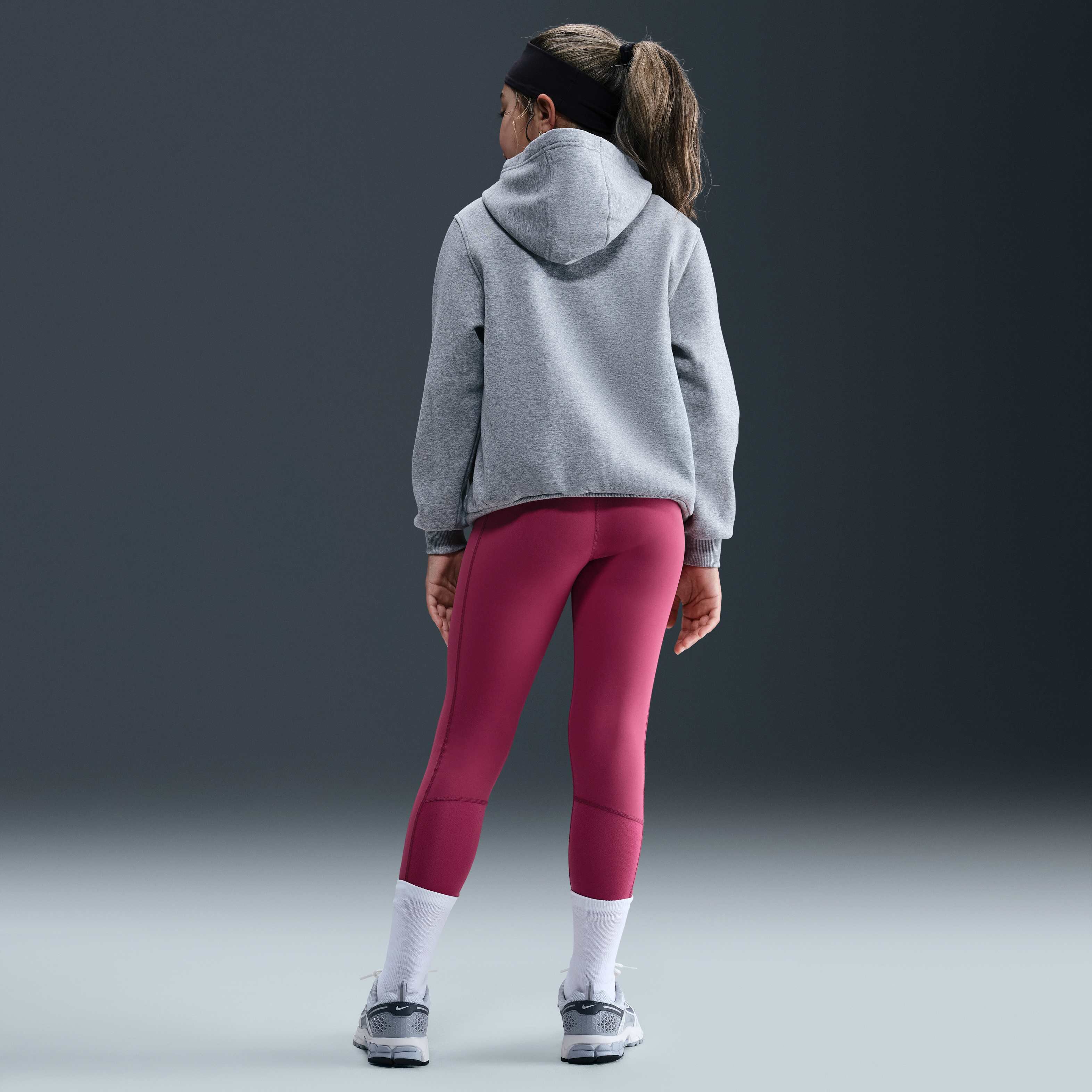 Nike Pro image number 3