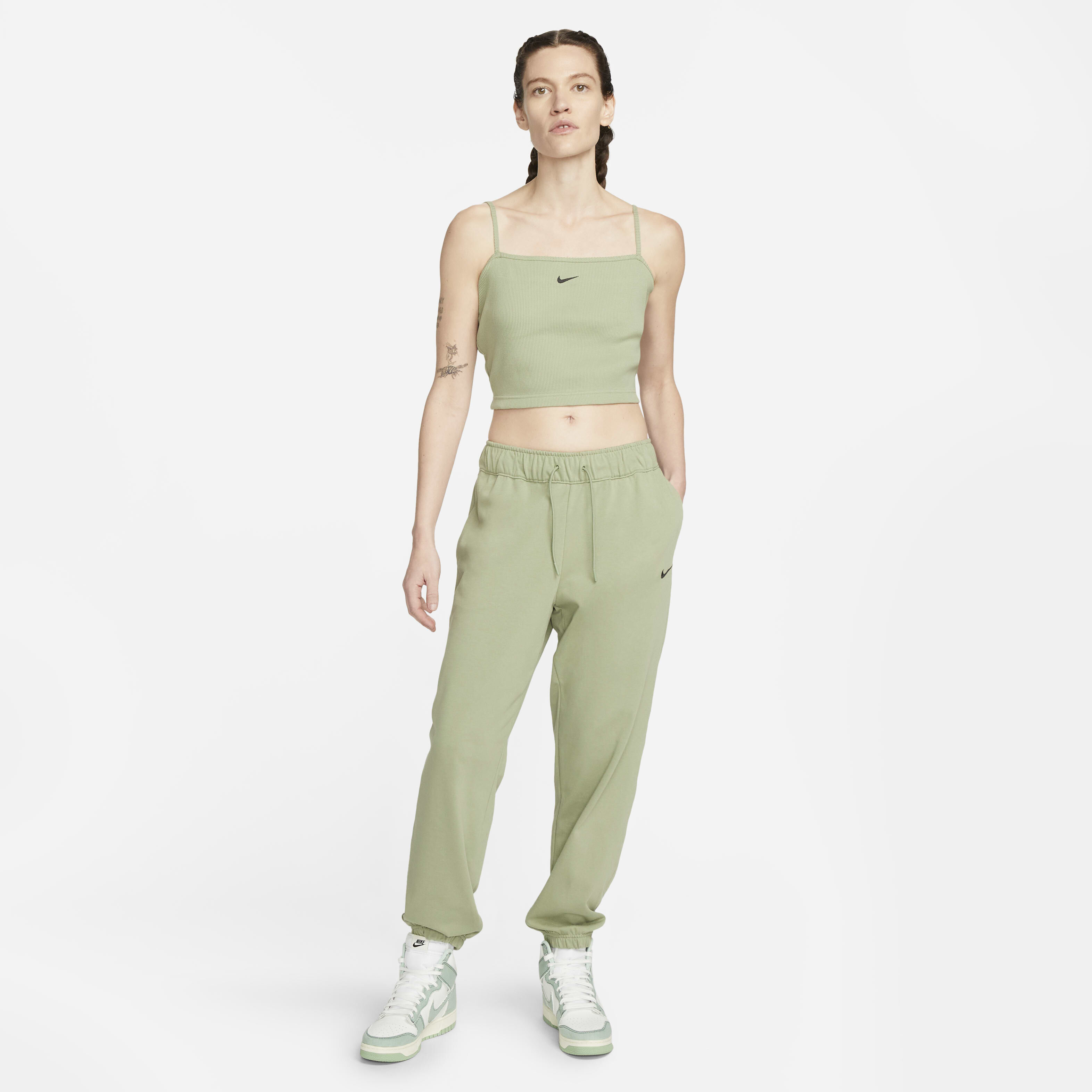 نايكي سبورتسوير ايسنشال image number 4