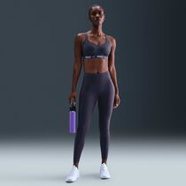Nike Universa