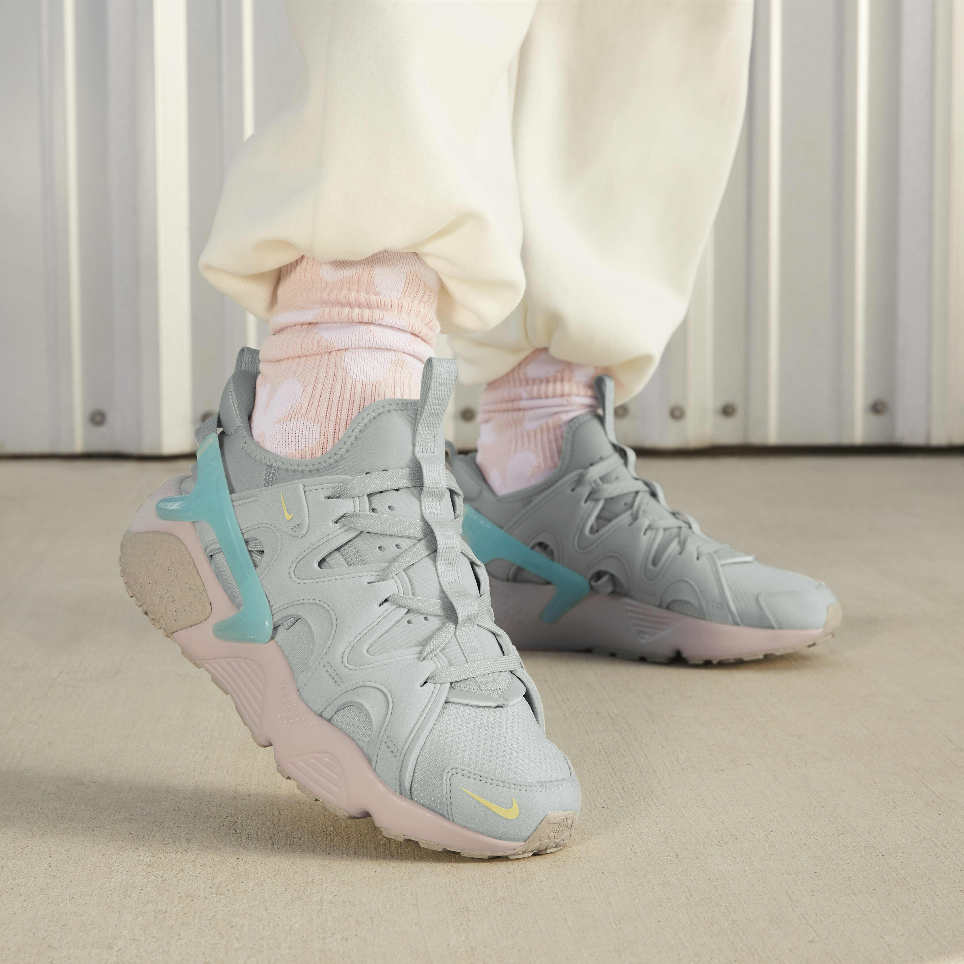 Blue nike huarache womens hotsell