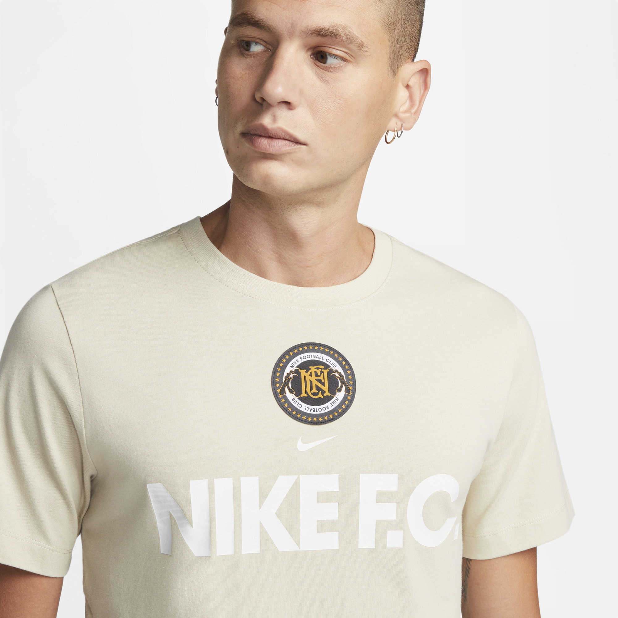 Shop Nike Men s Football T Shirt Nike UAE