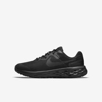 Nike Revolution 6