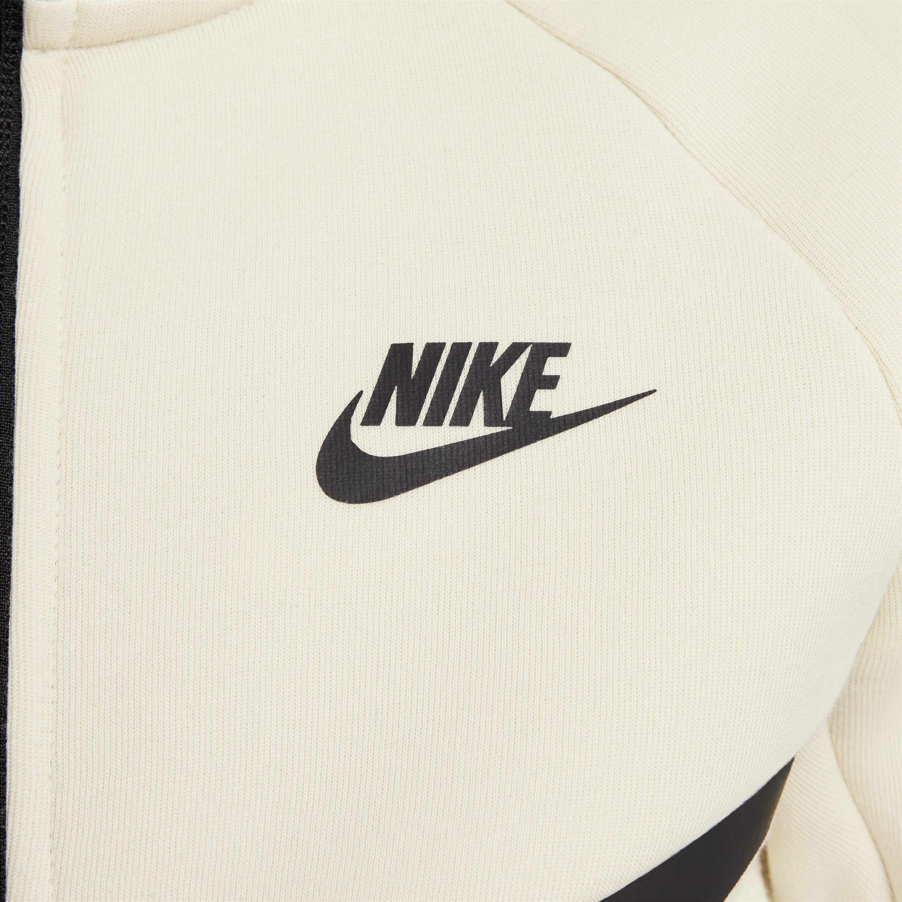 Nike Sportswear Tech Fleece image number 4