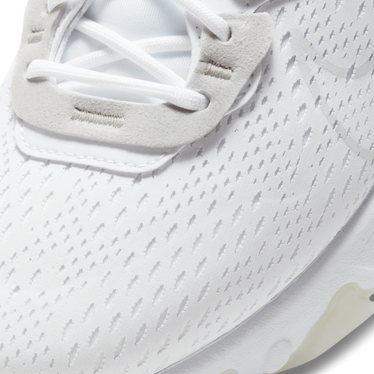 Mens online nike reacts