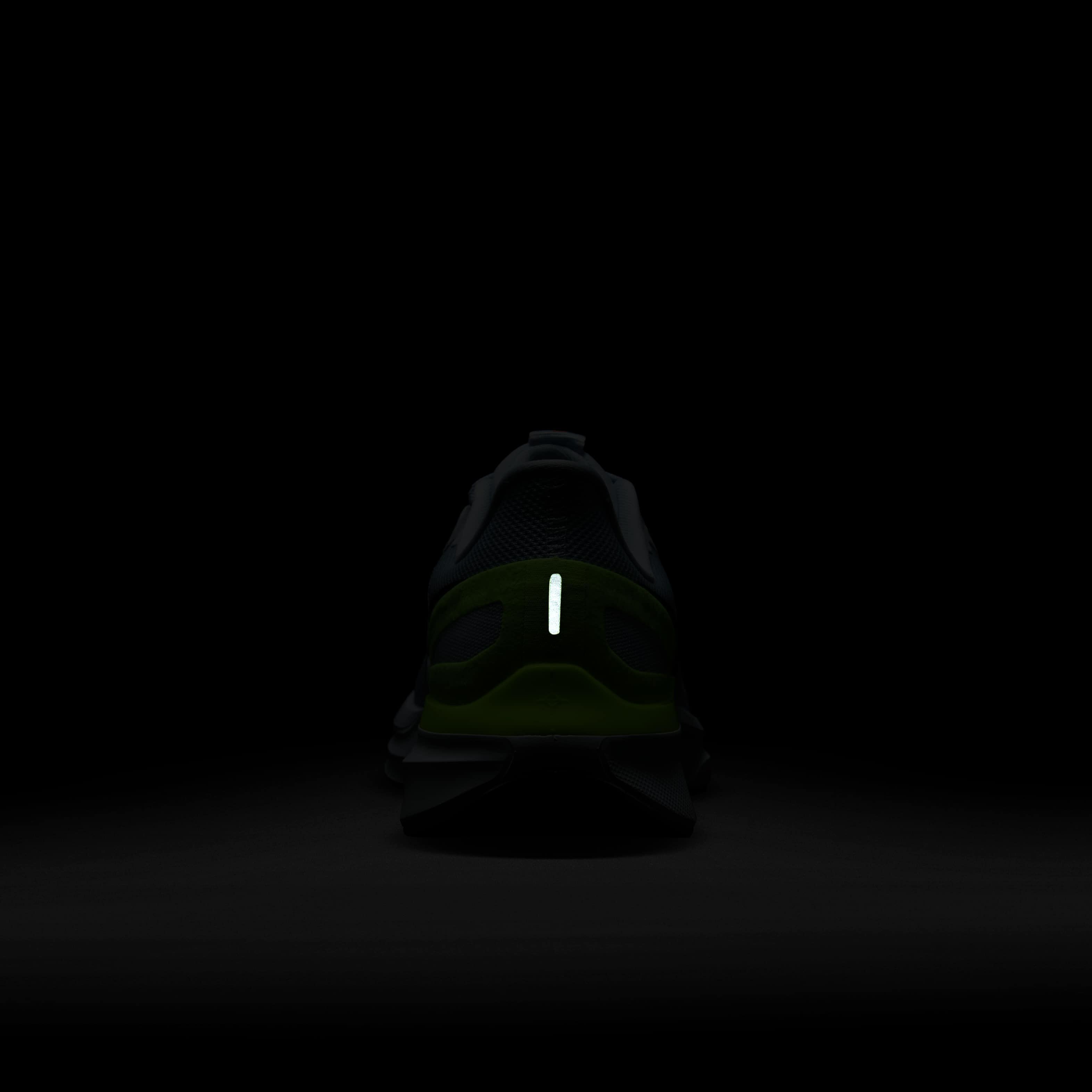 Nike Structure 25 image number 8