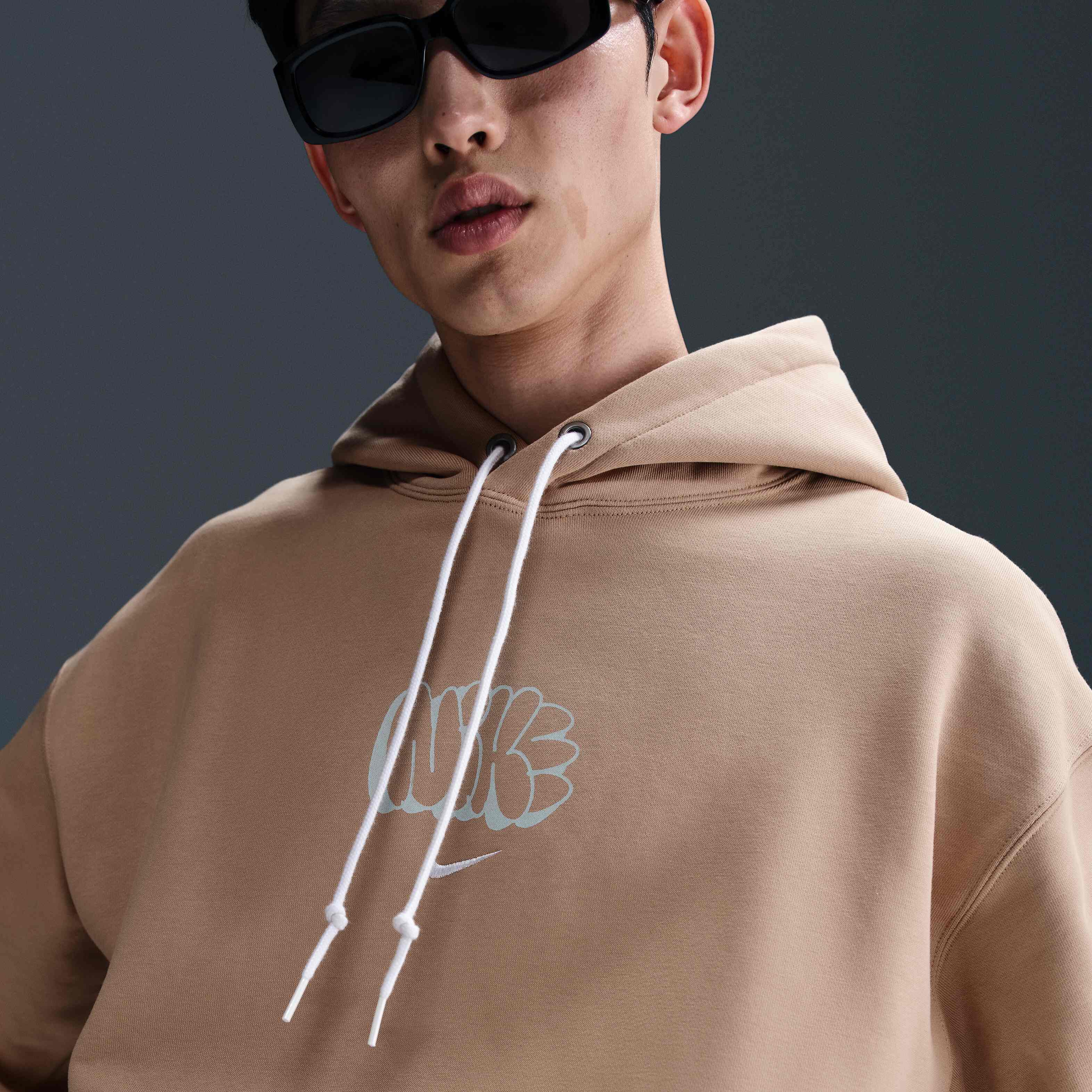 Nike Solo Swoosh image number 2