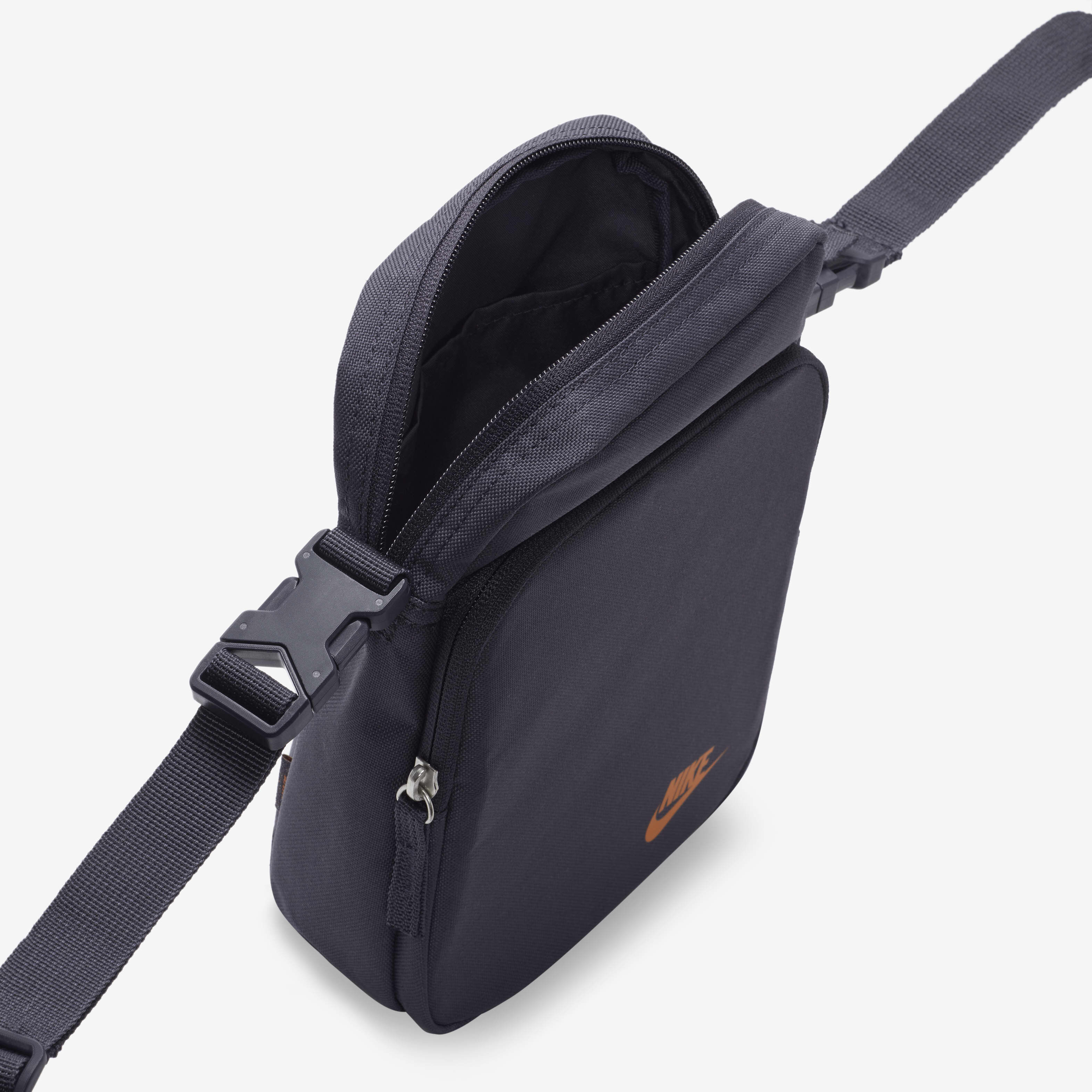 Nike Heritage image number 4