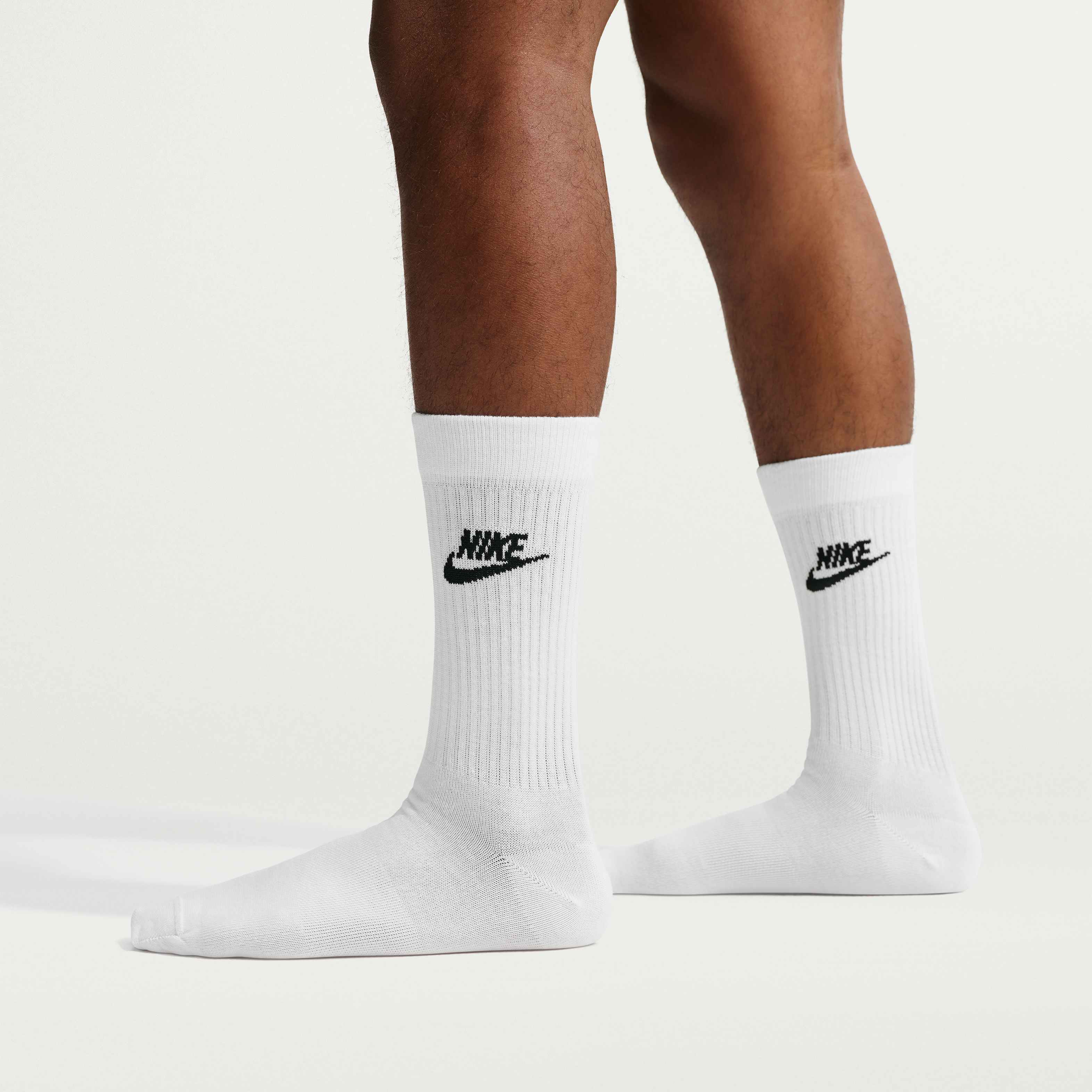 Nike Sportswear Everyday Essential image number 2