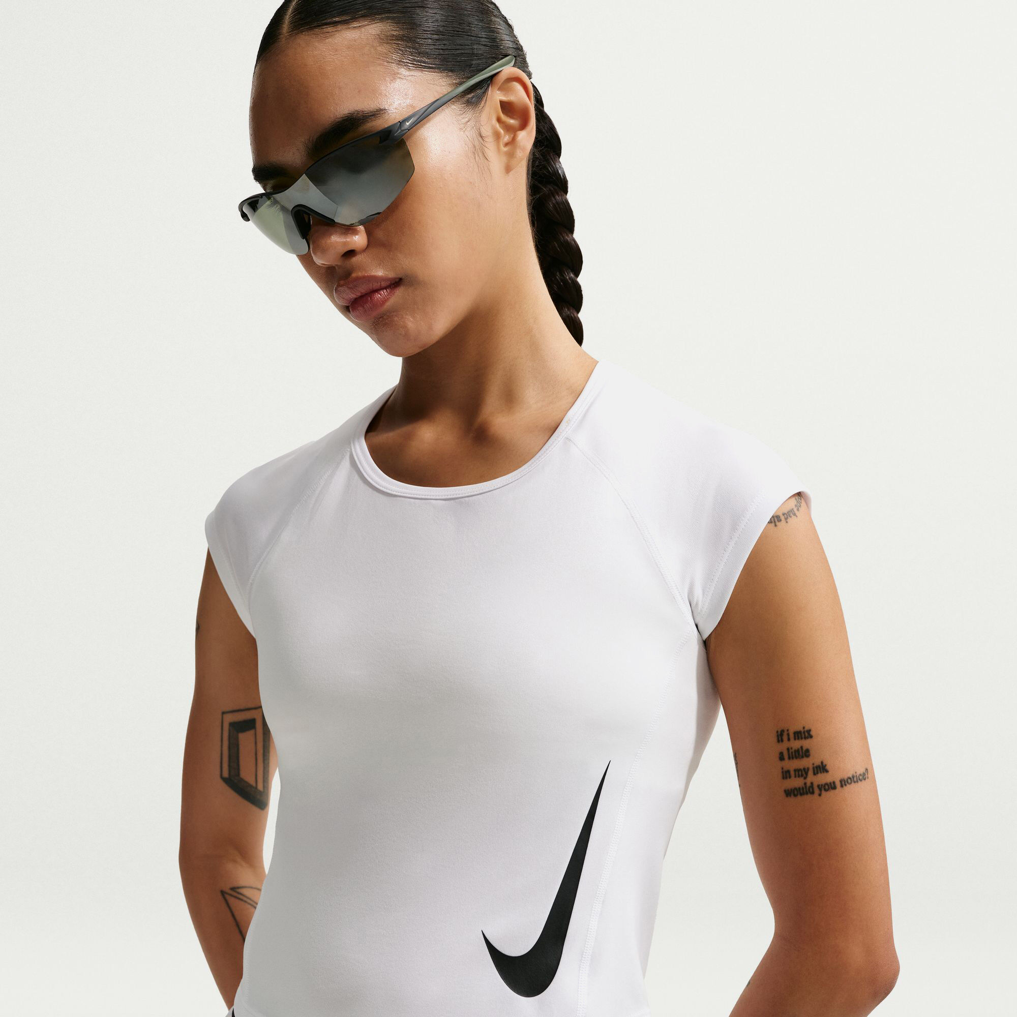 نايكي تيمبو سووش image number 2