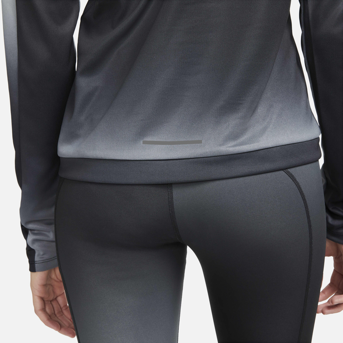 Nike Dri-FIT Swoosh image number 4 Nike Dri-FIT Swoosh image number 4