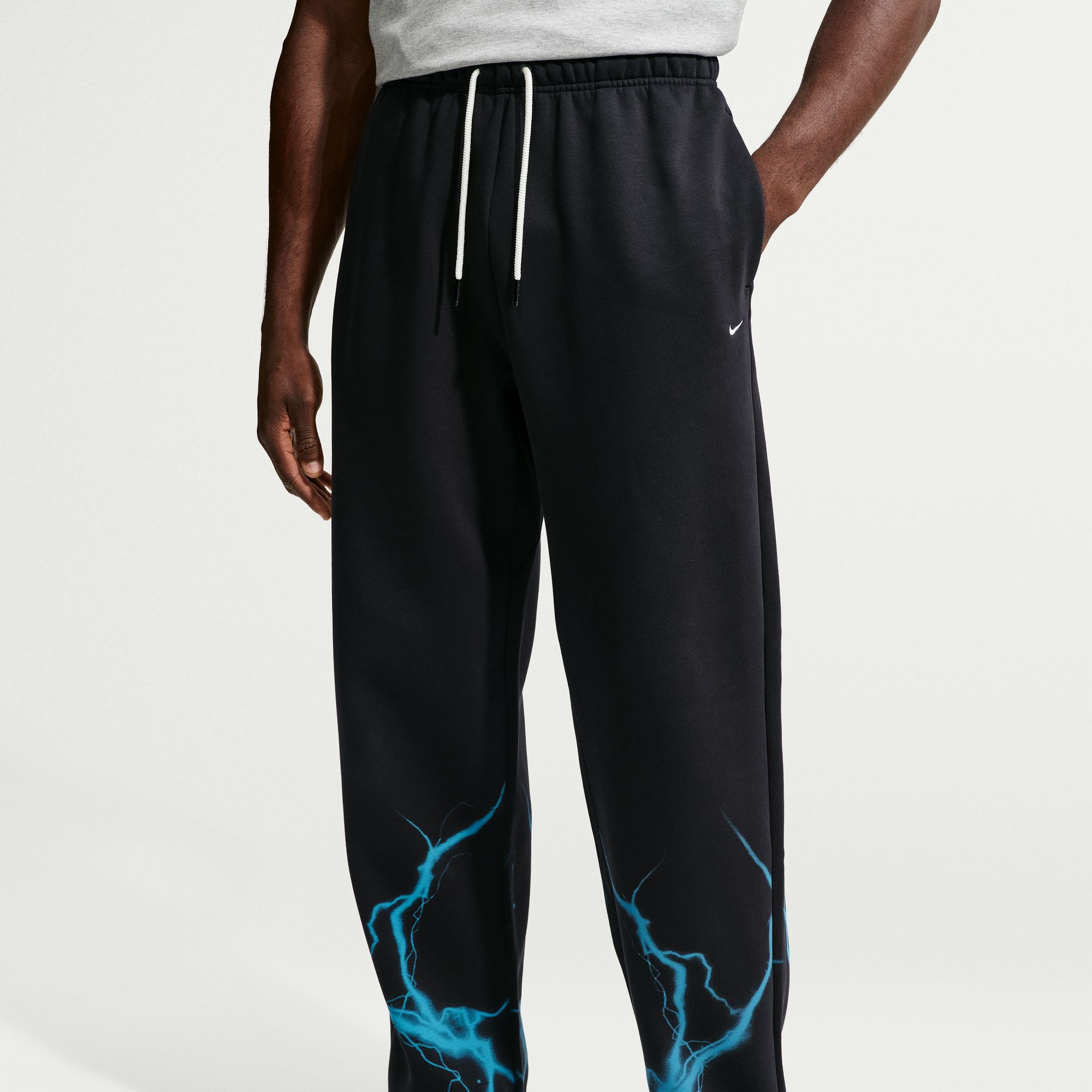 Nike Standard Issue image number 3