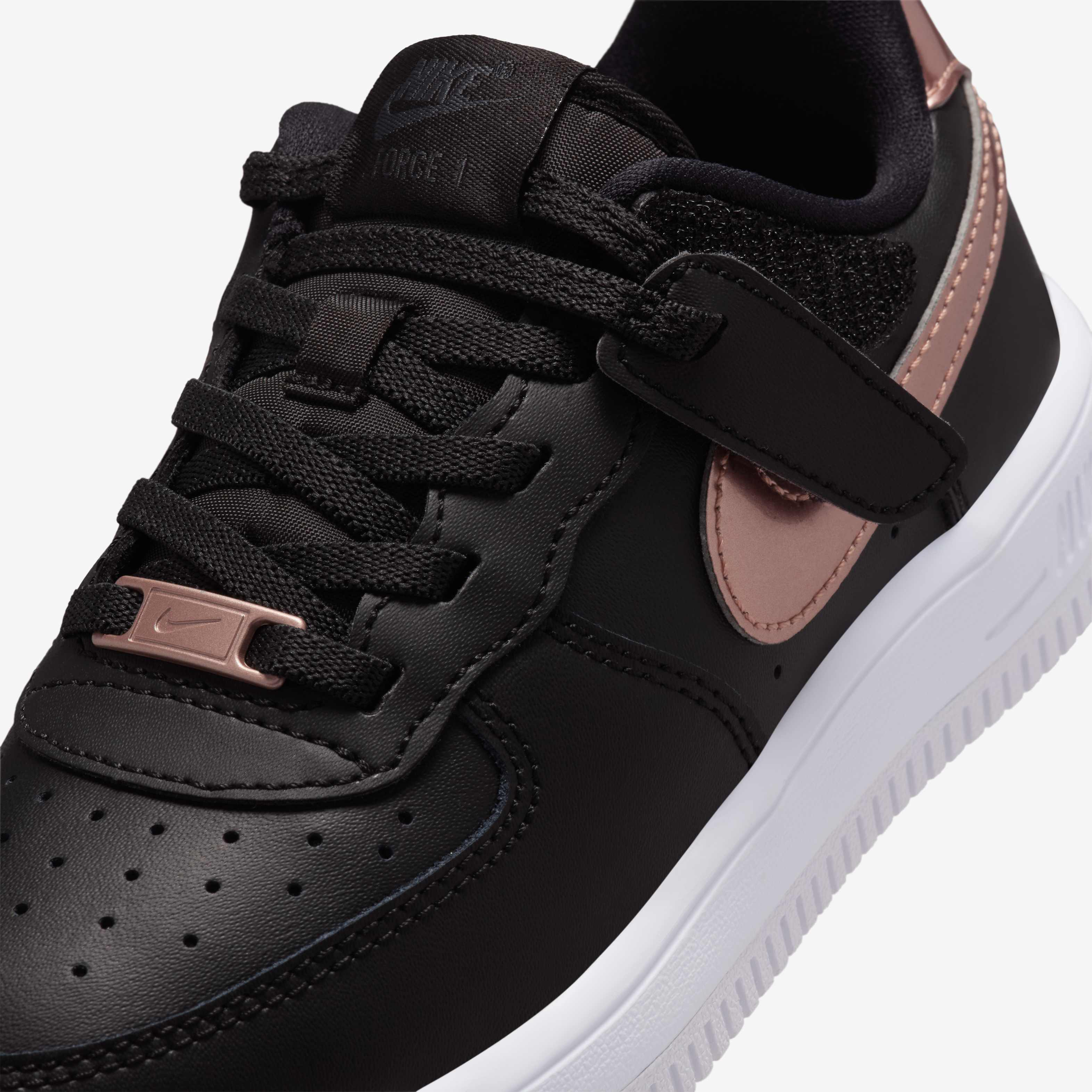 Nike Force 1 Low SE EasyOn image number 6