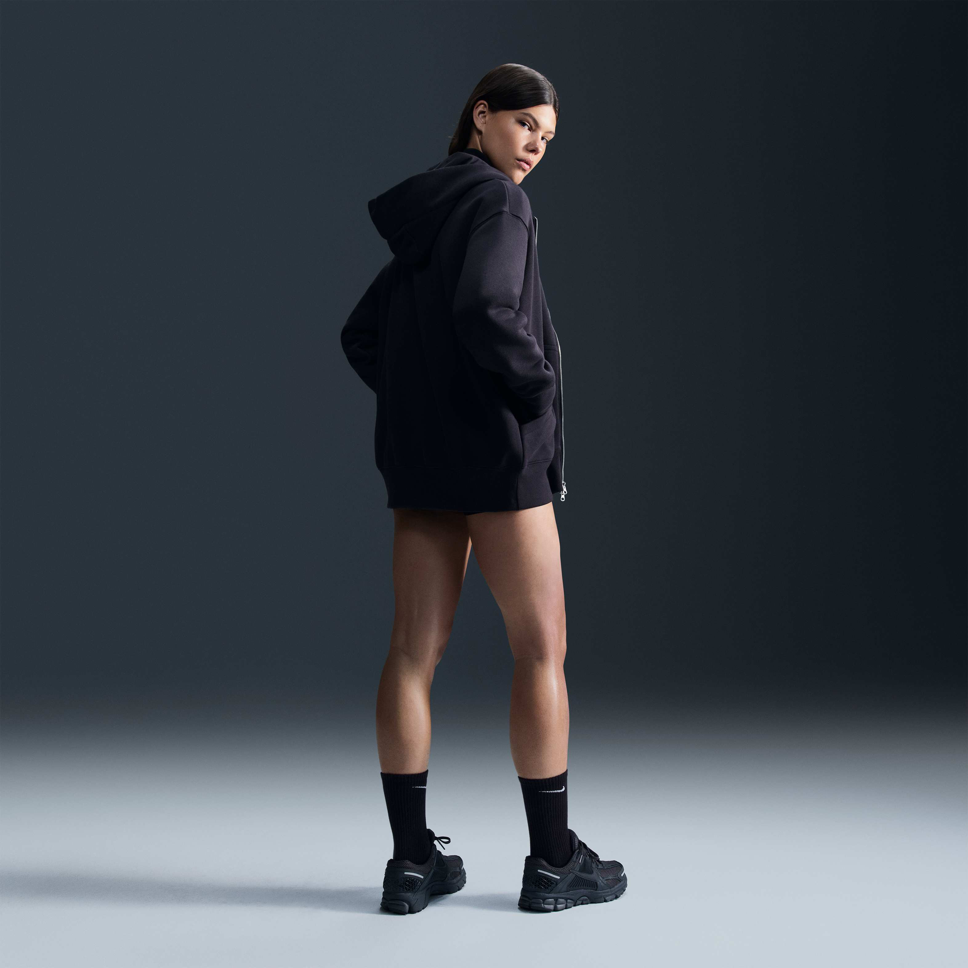 نايكي سبورتسوير فونيكس فليس image number 4