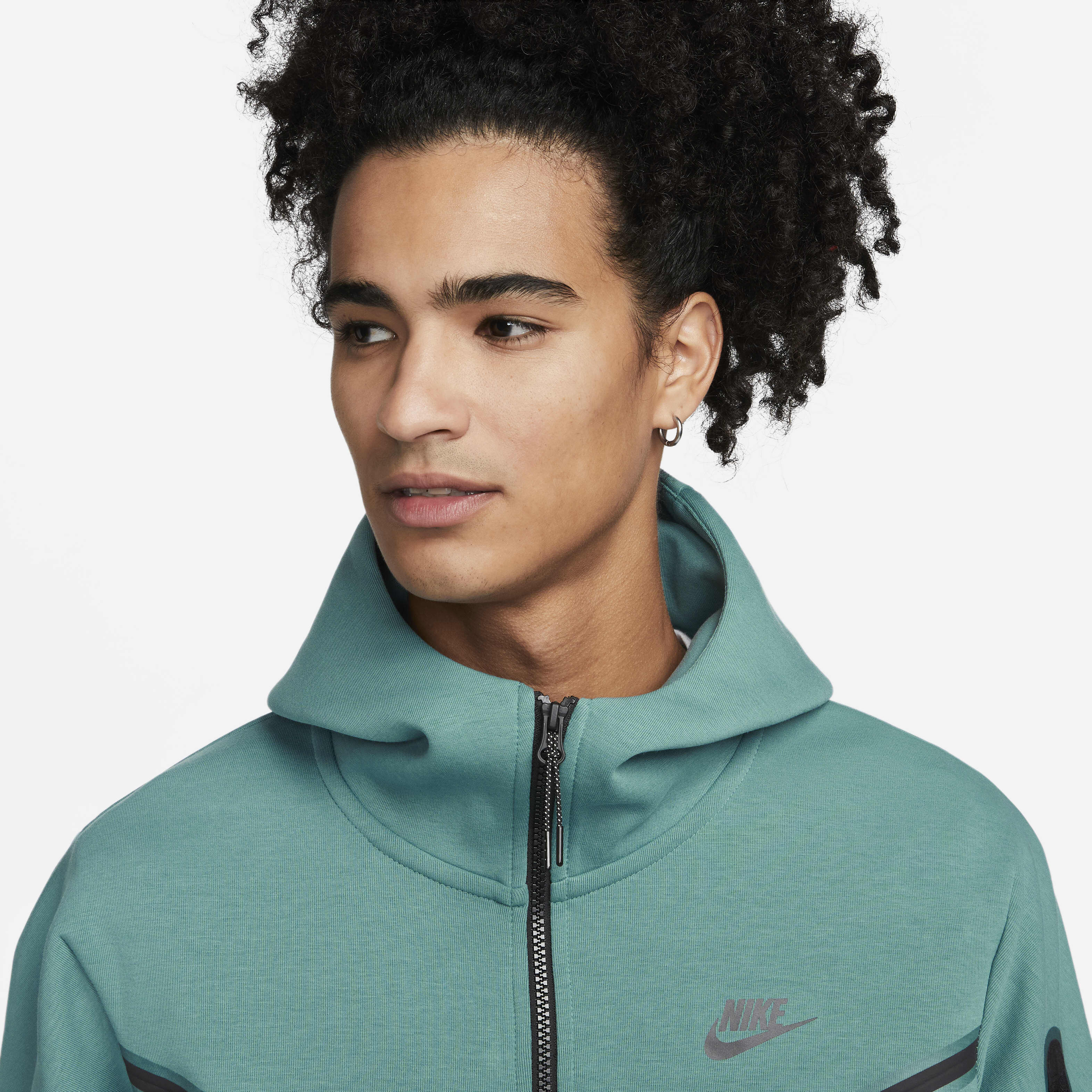 Nike Sportswear Tech Fleece image number 2