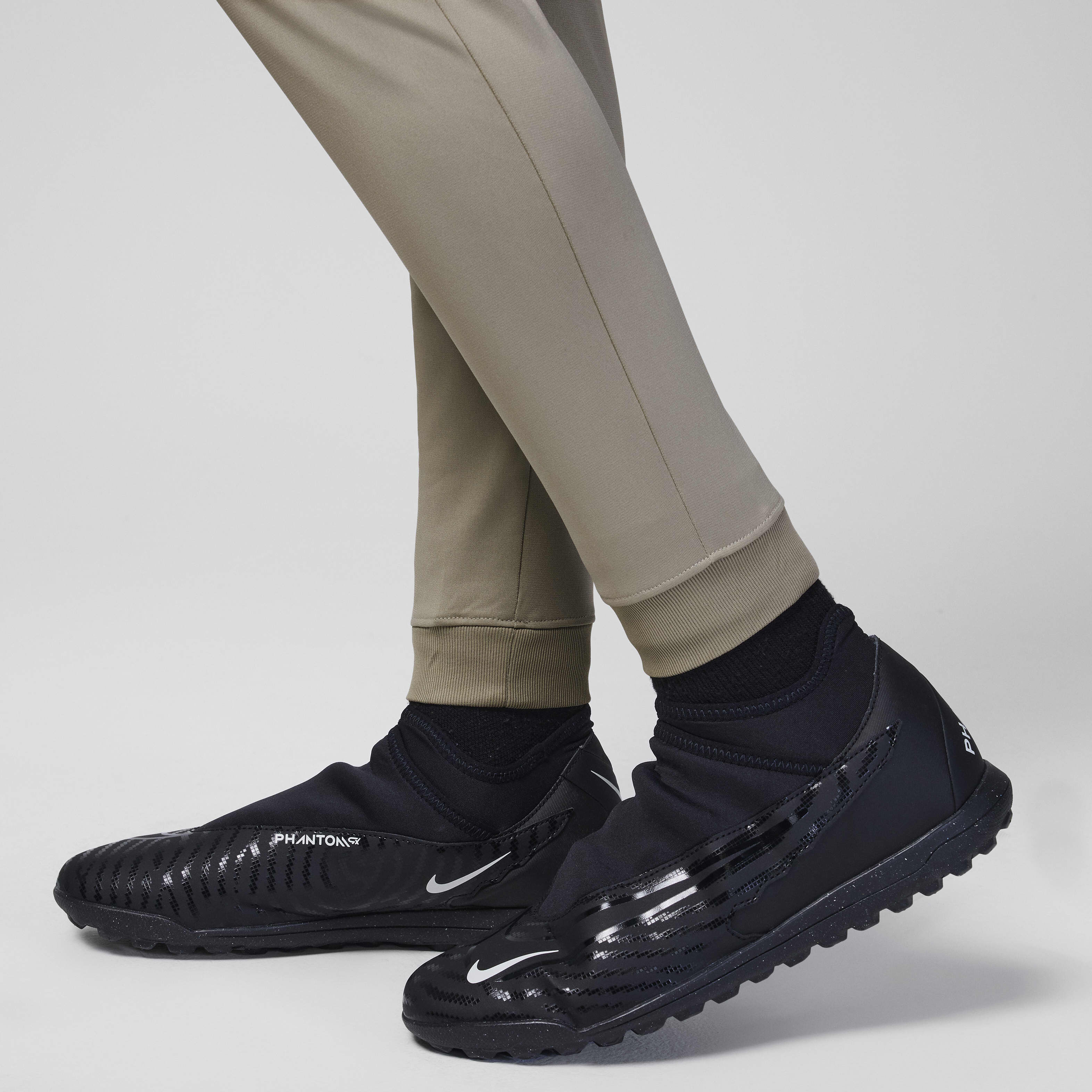 باريس سان جيرمان سترايك البديل image number 9