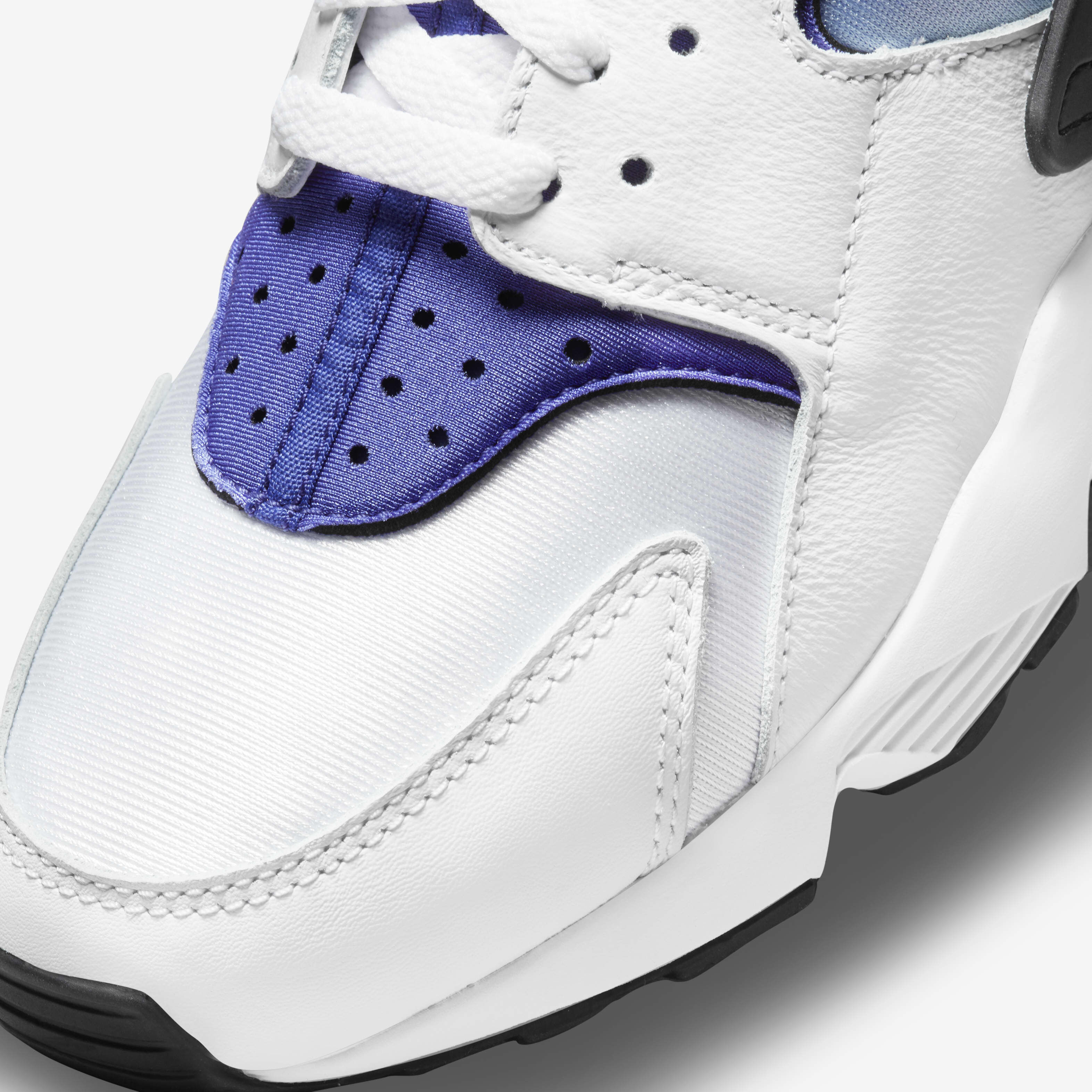 Nike Air Huarache image number 6