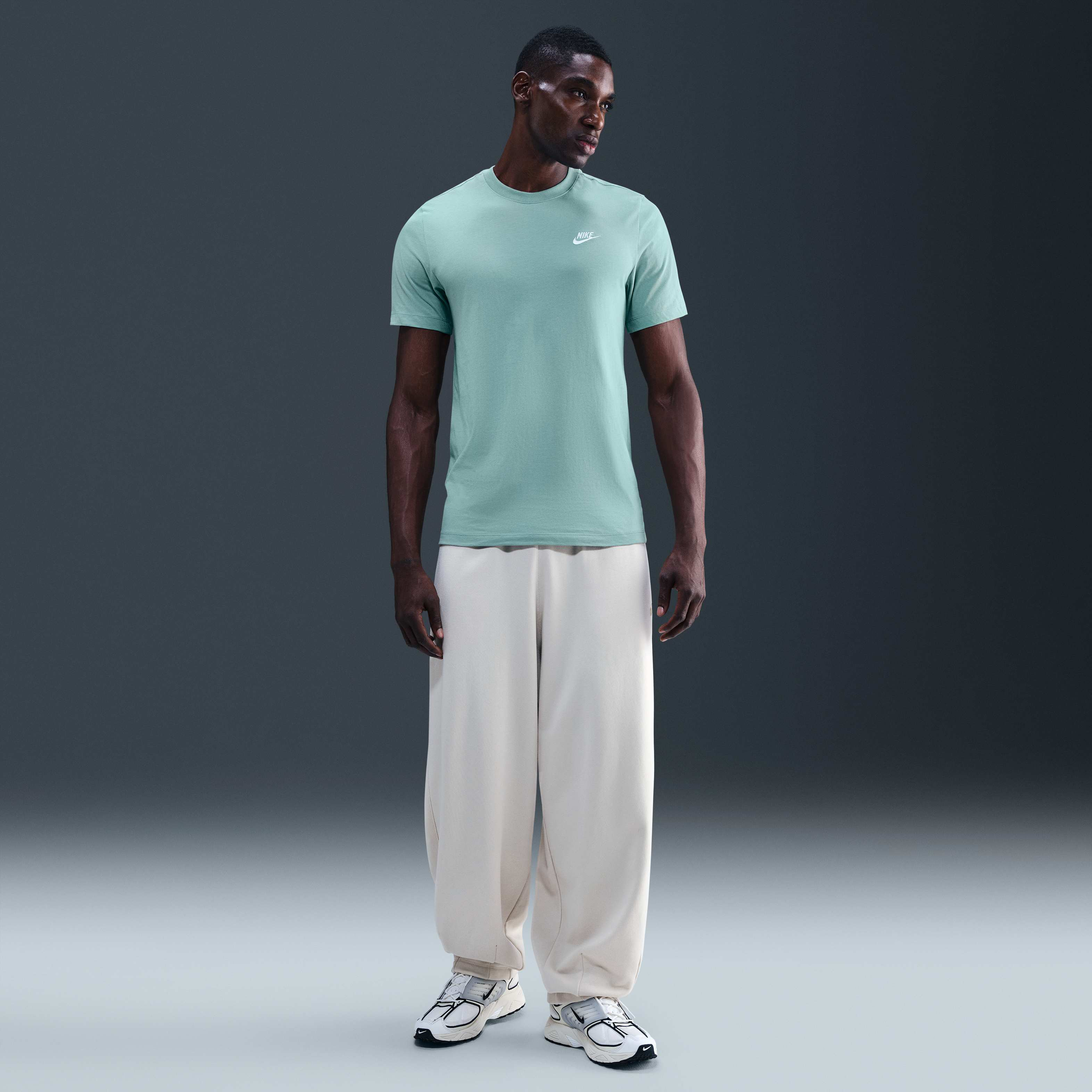 Nike Sportswear Club image number 3