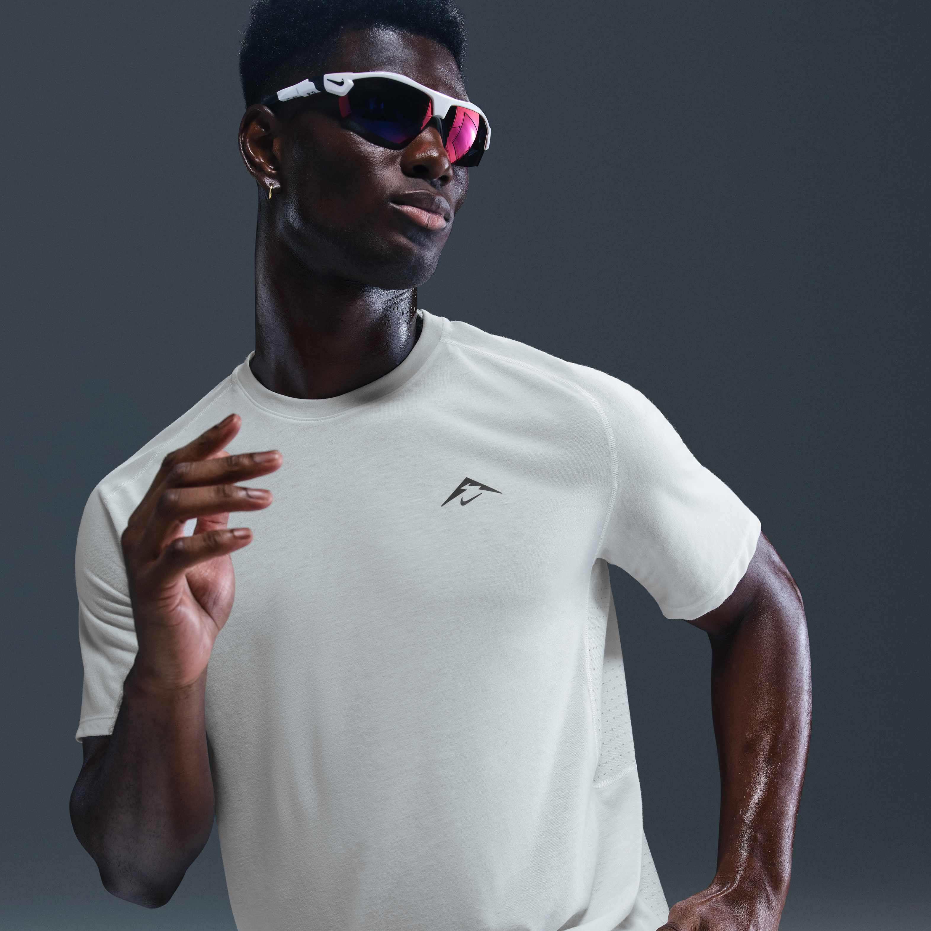 نايكي سولار تشيس image number 2