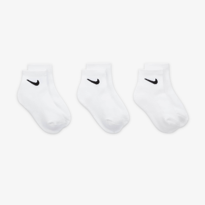 Nike Basics image number 2 Nike Basics image number 2