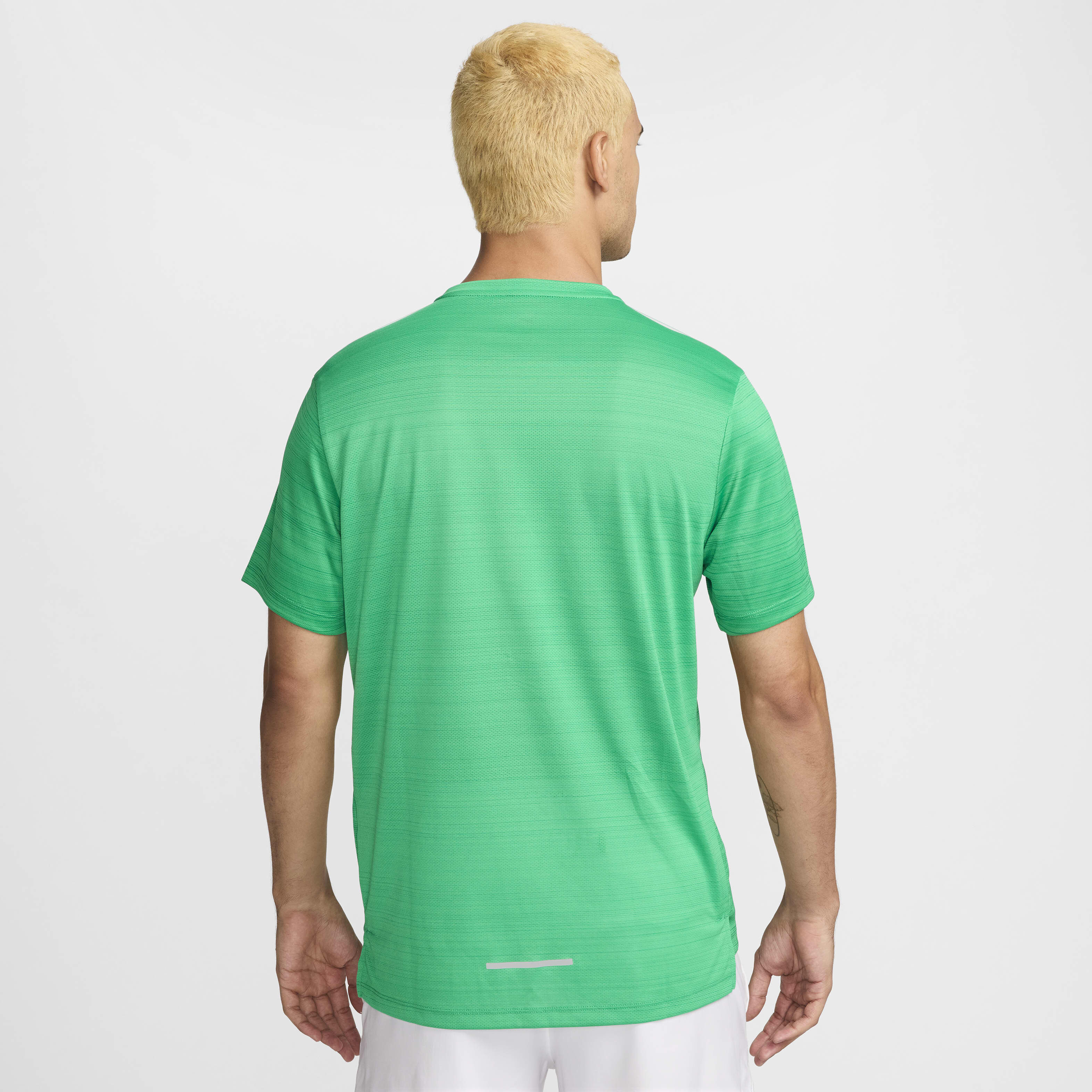 نايكي ميلر image number 1