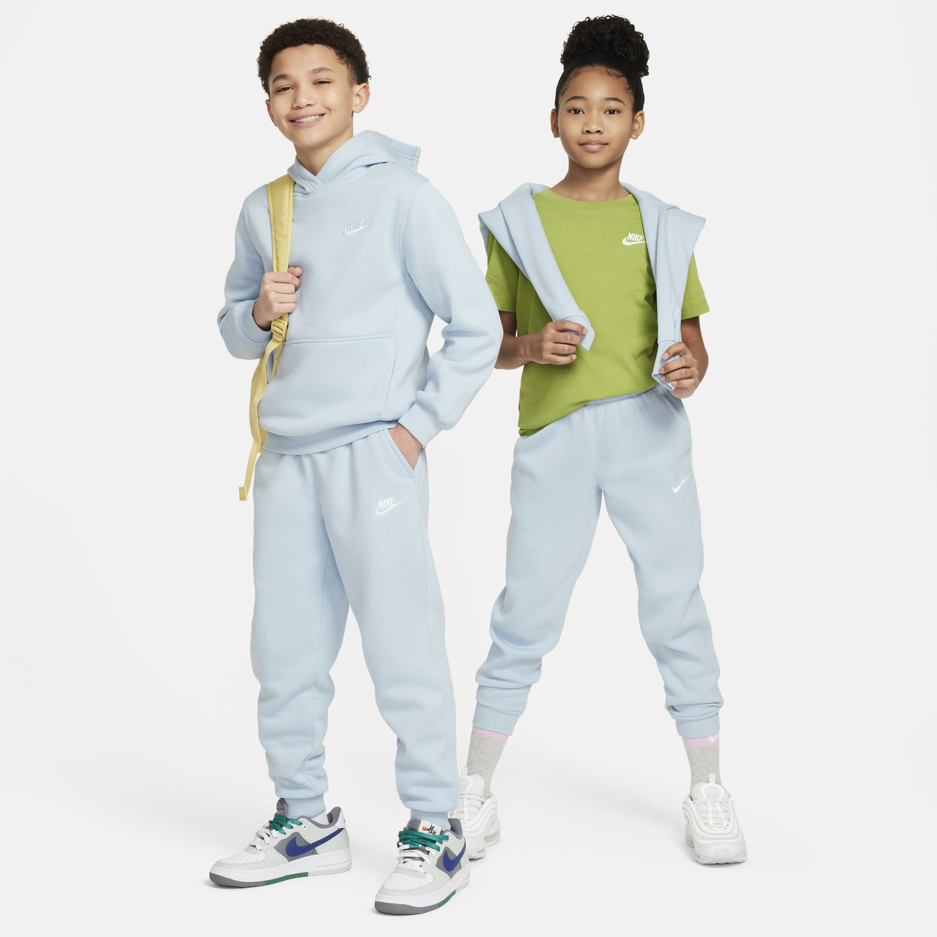 نايكي سبورتسوير كلوب فليس image number 5