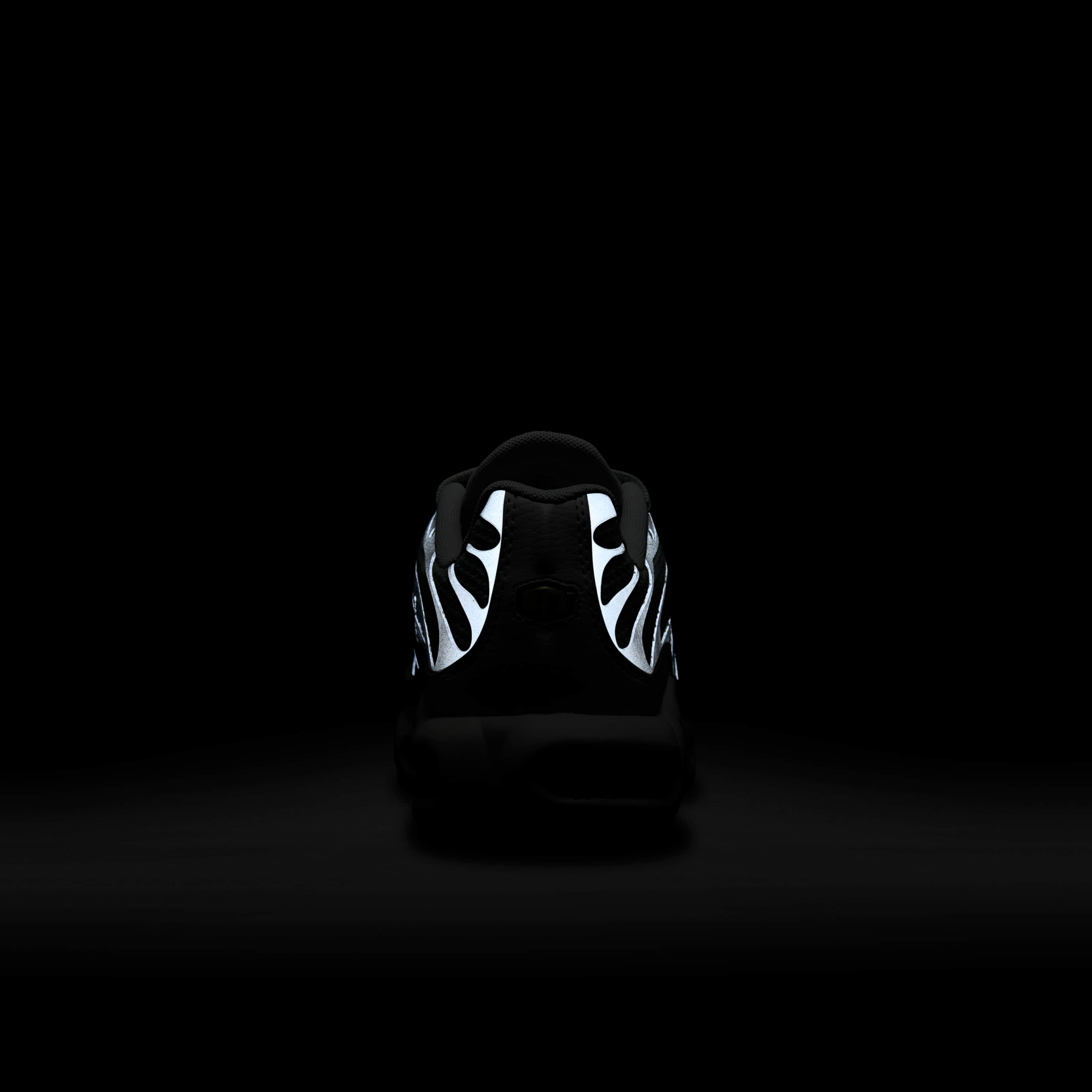 Nike Air Max Plus image number 10