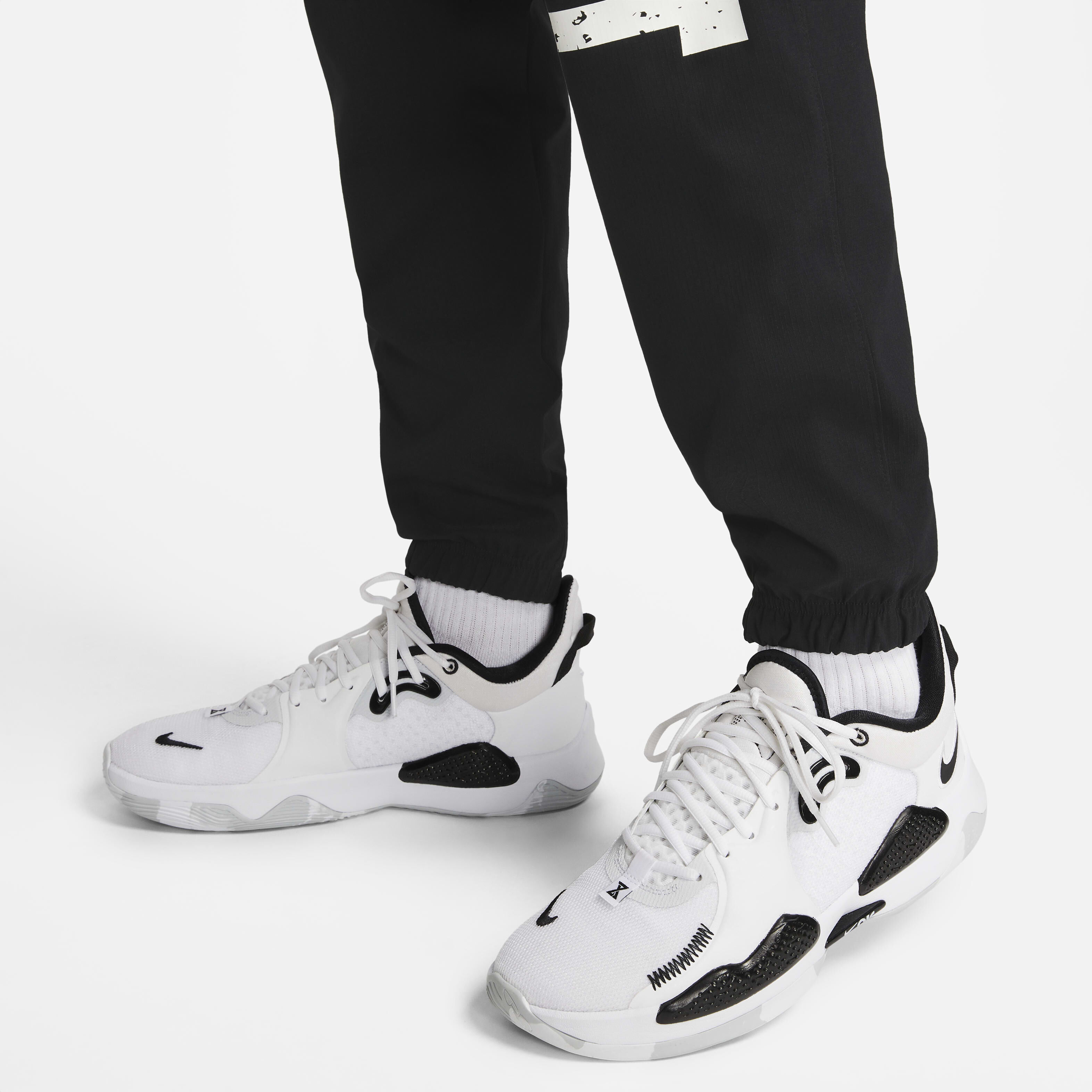 Buy Nike DNA Men's Woven Basketball Trousers | Nike UAE Official
