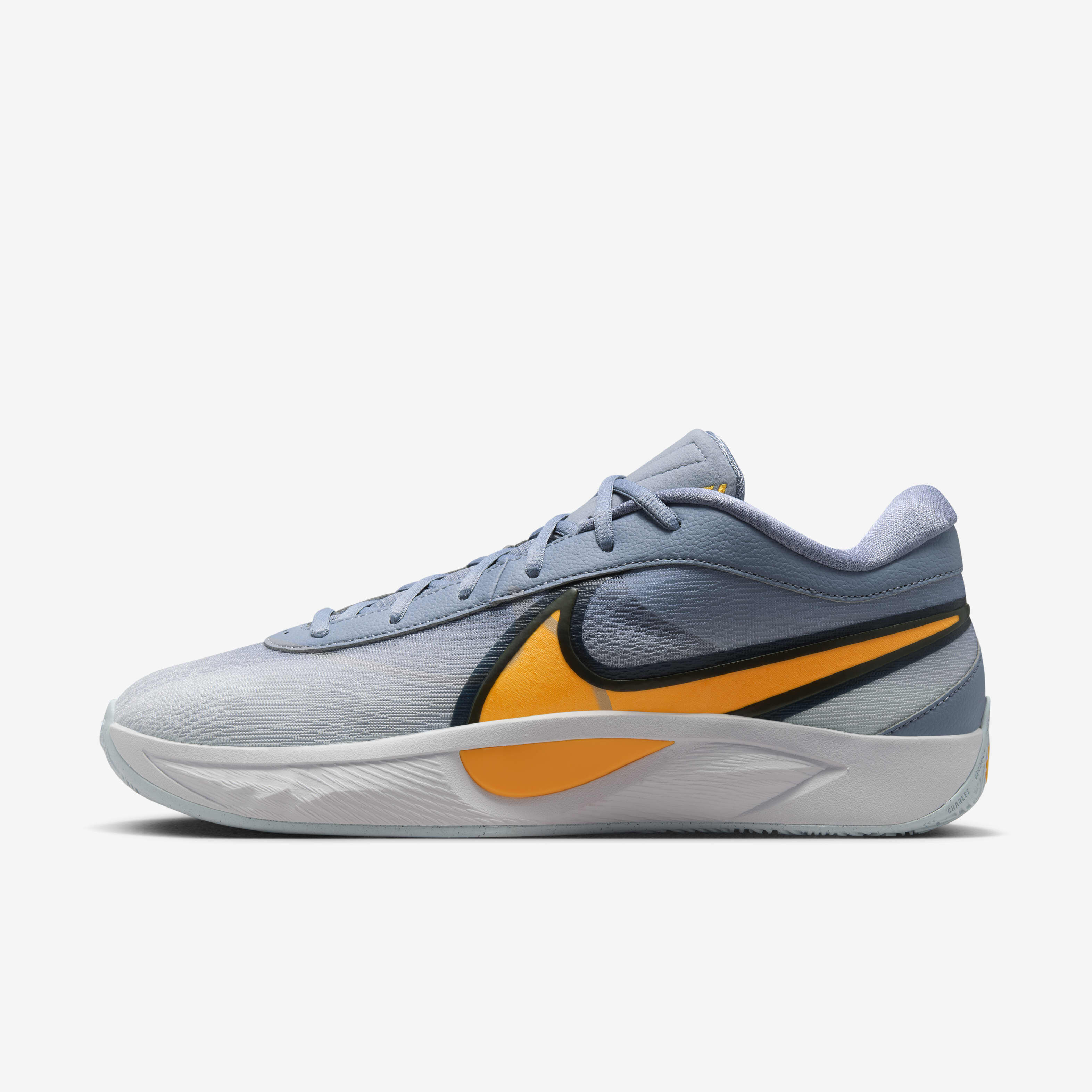 Nike basketball shoes dubai clearance