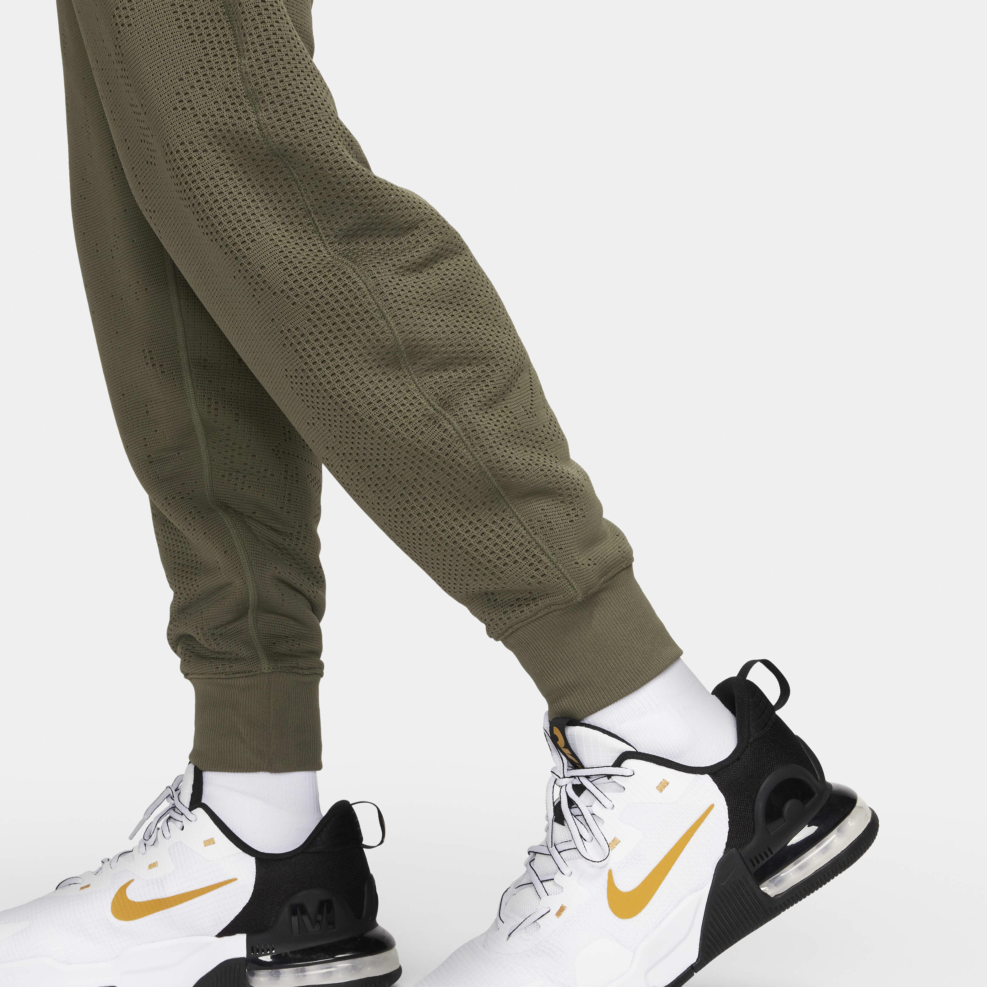 Buy Nike APS Men s Therma FIT Versatile Trousers Nike UAE Official