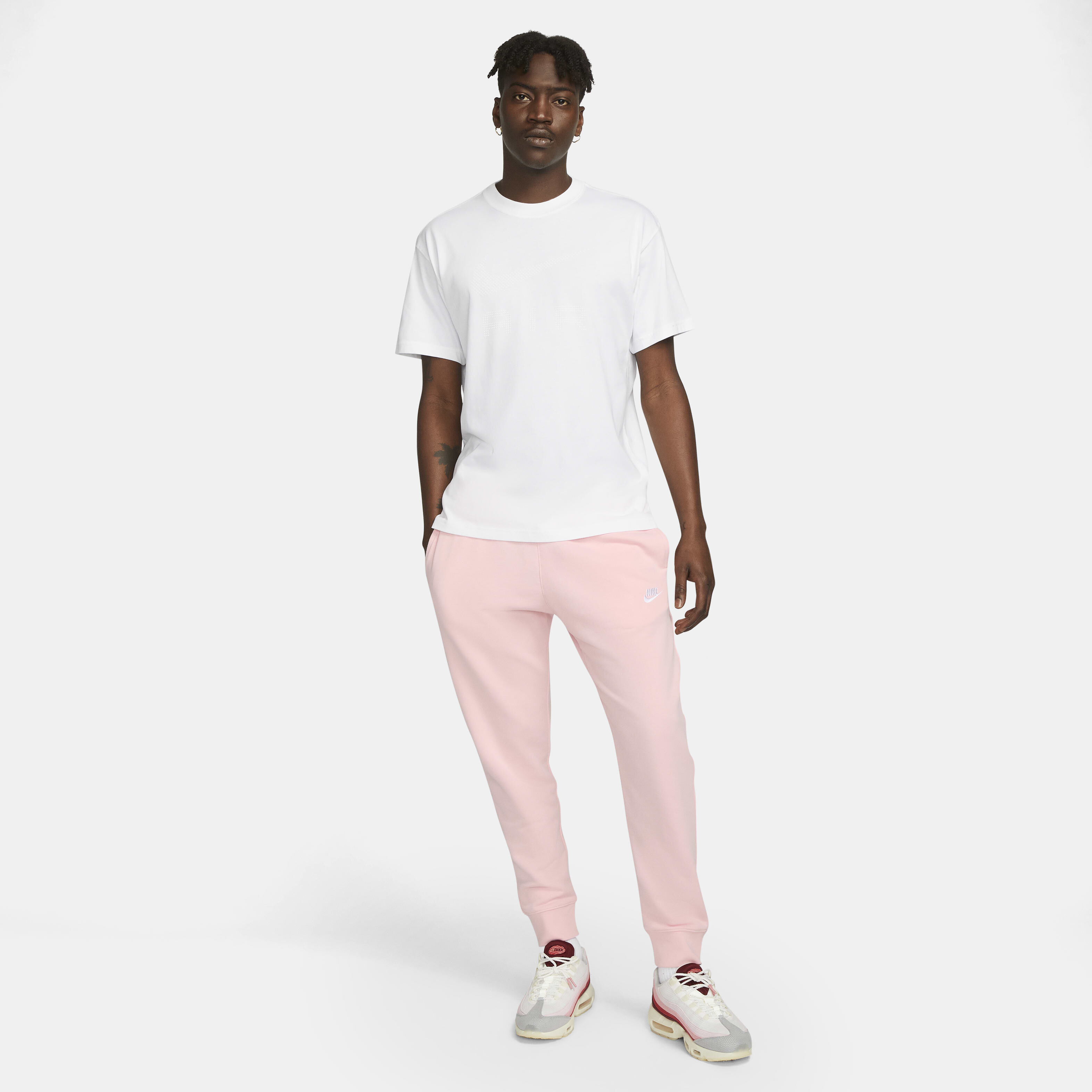 Nike crew sweatpants 2025