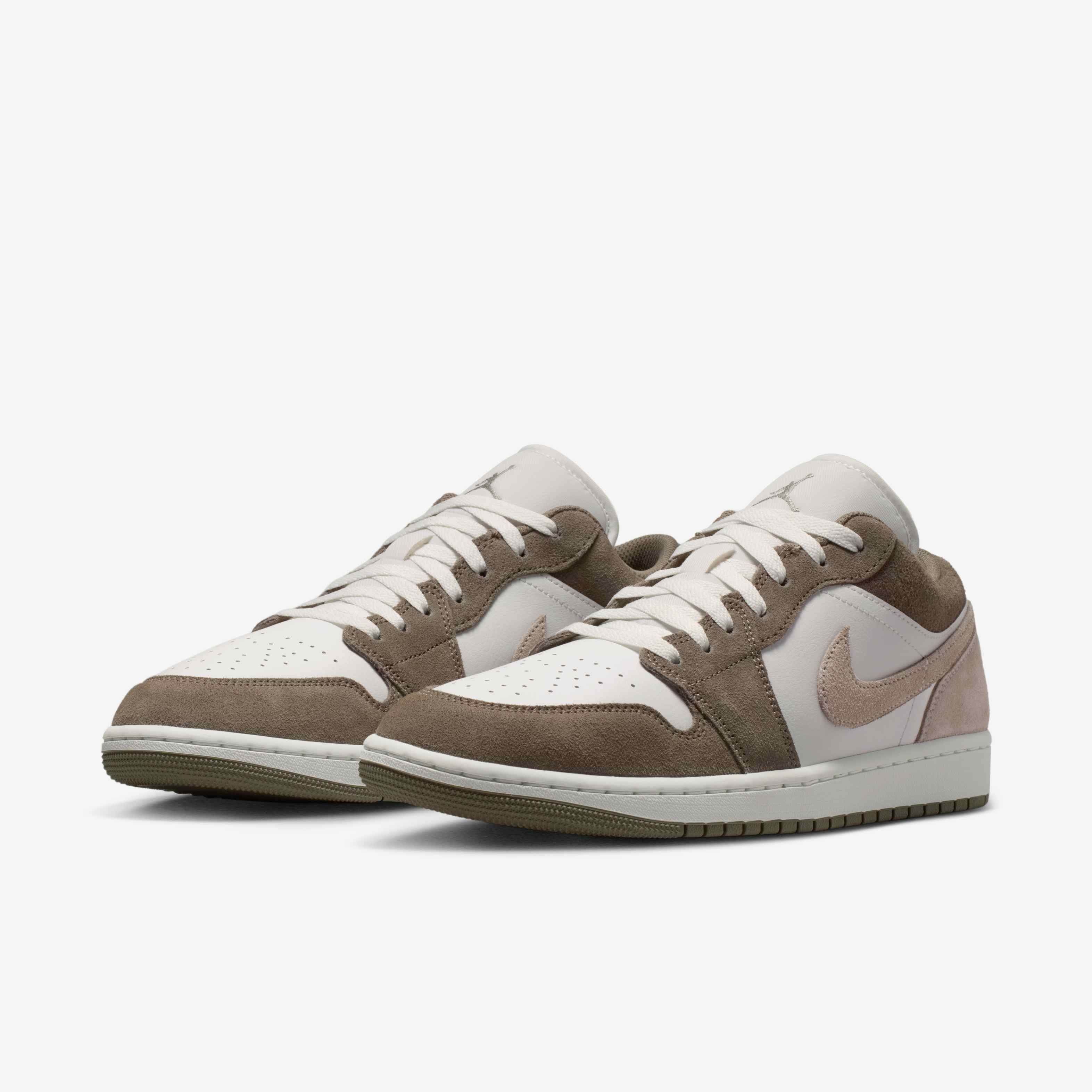Air Jordan 1 Low image number 4