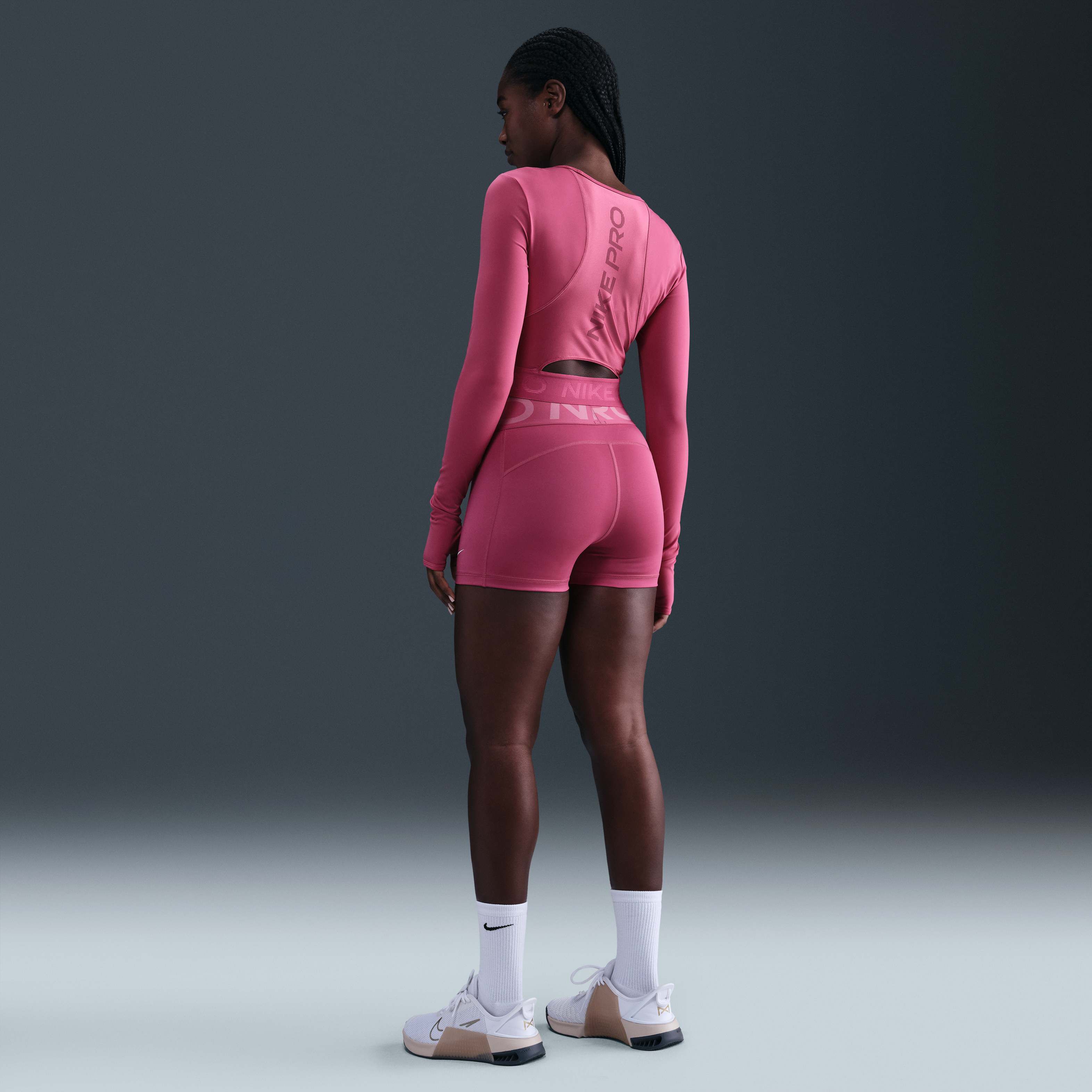 Nike Pro image number 4