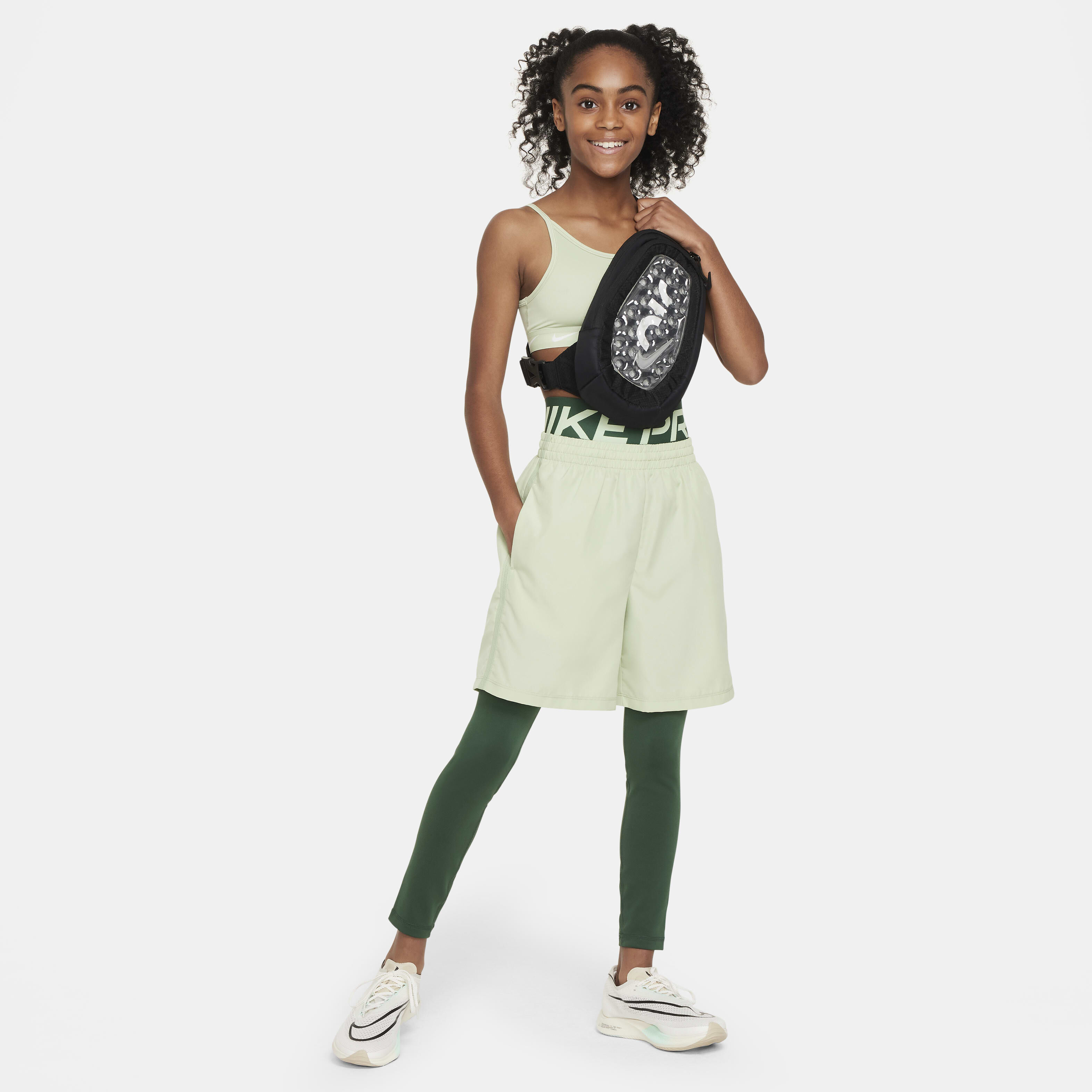 Nike Pro image number 4