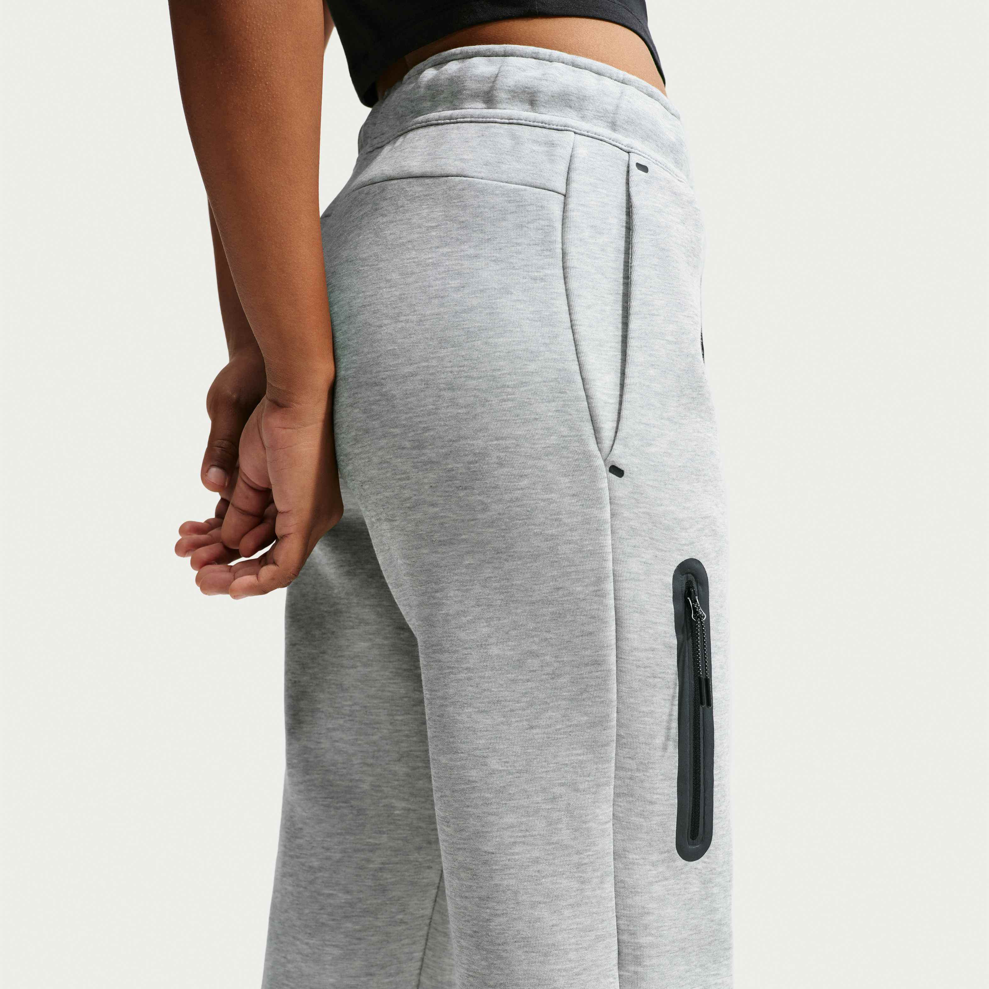 Nike Sportswear Tech Fleece image number 2