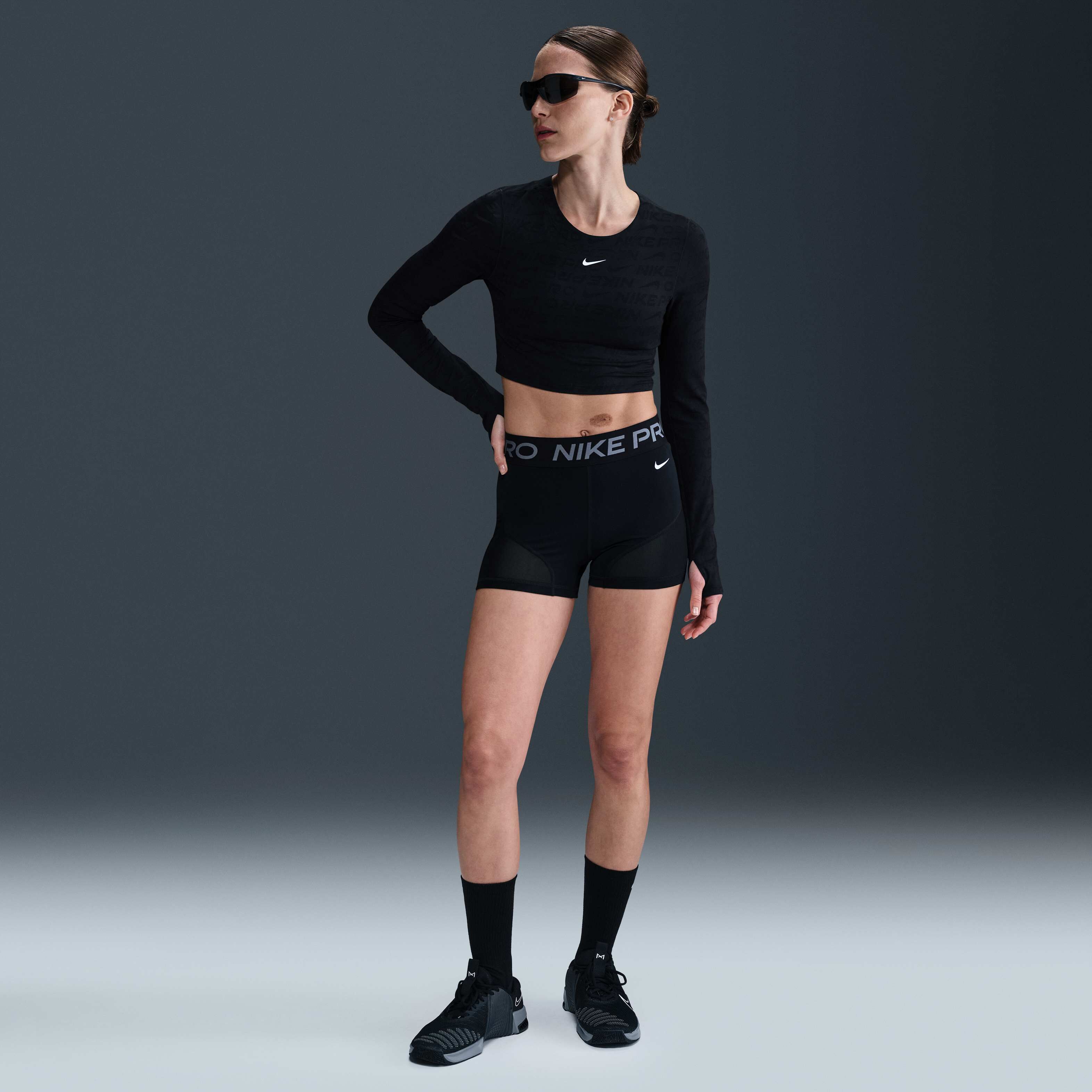 Nike Pro image number 3