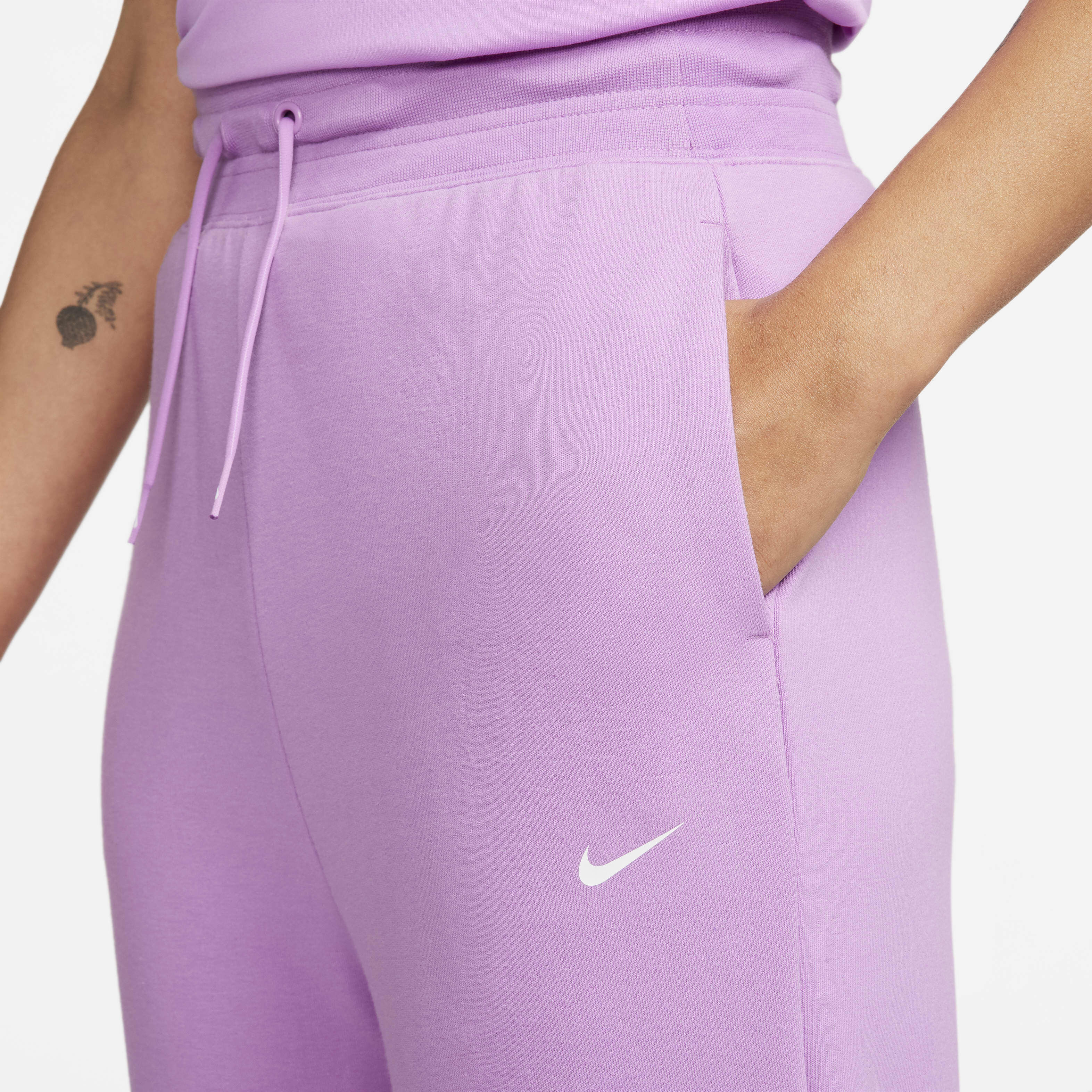Buy Nike Dri FIT One Women s High Waisted 7 8 French Terry Joggers Nike UAE Official