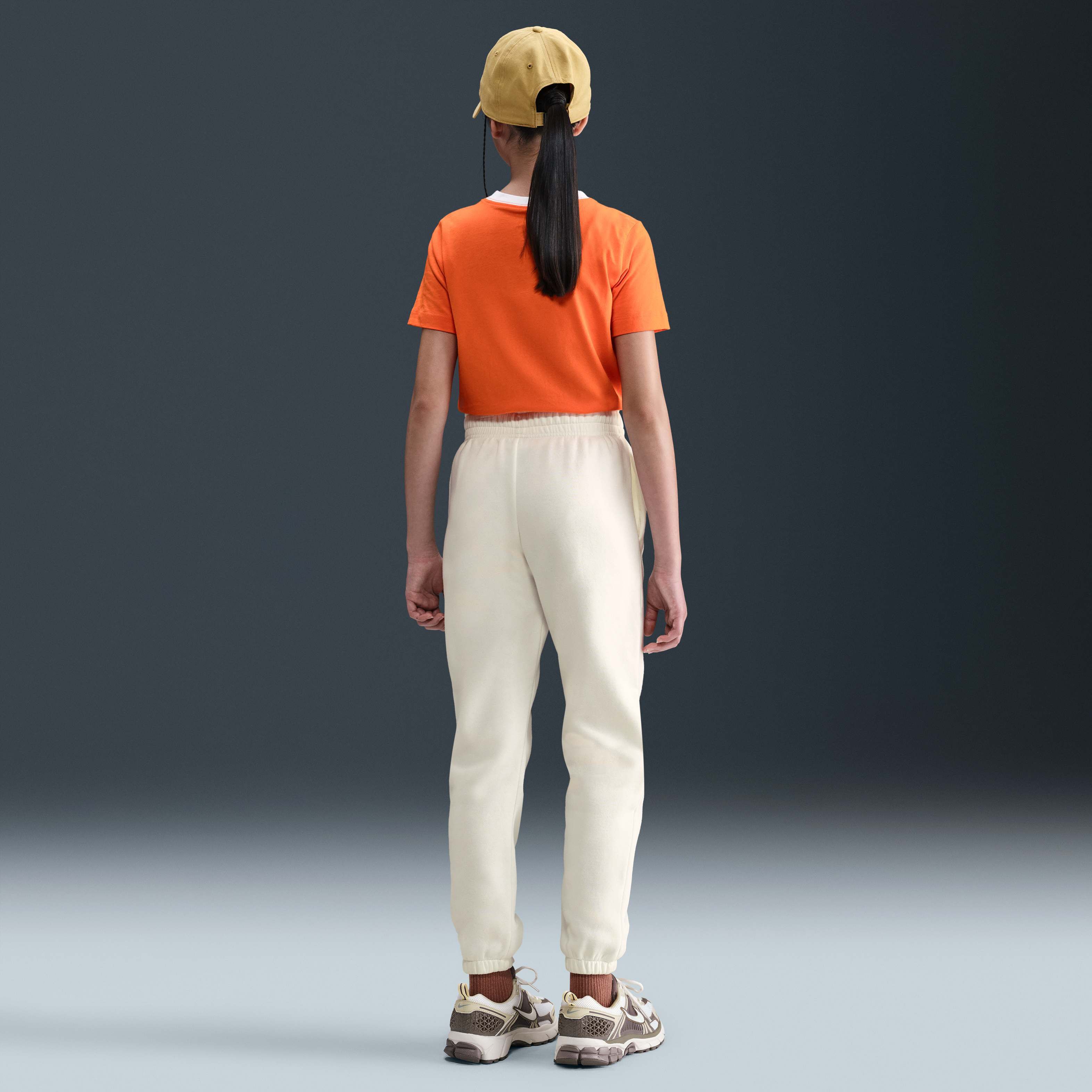 نايكي سبورتسوير image number 3