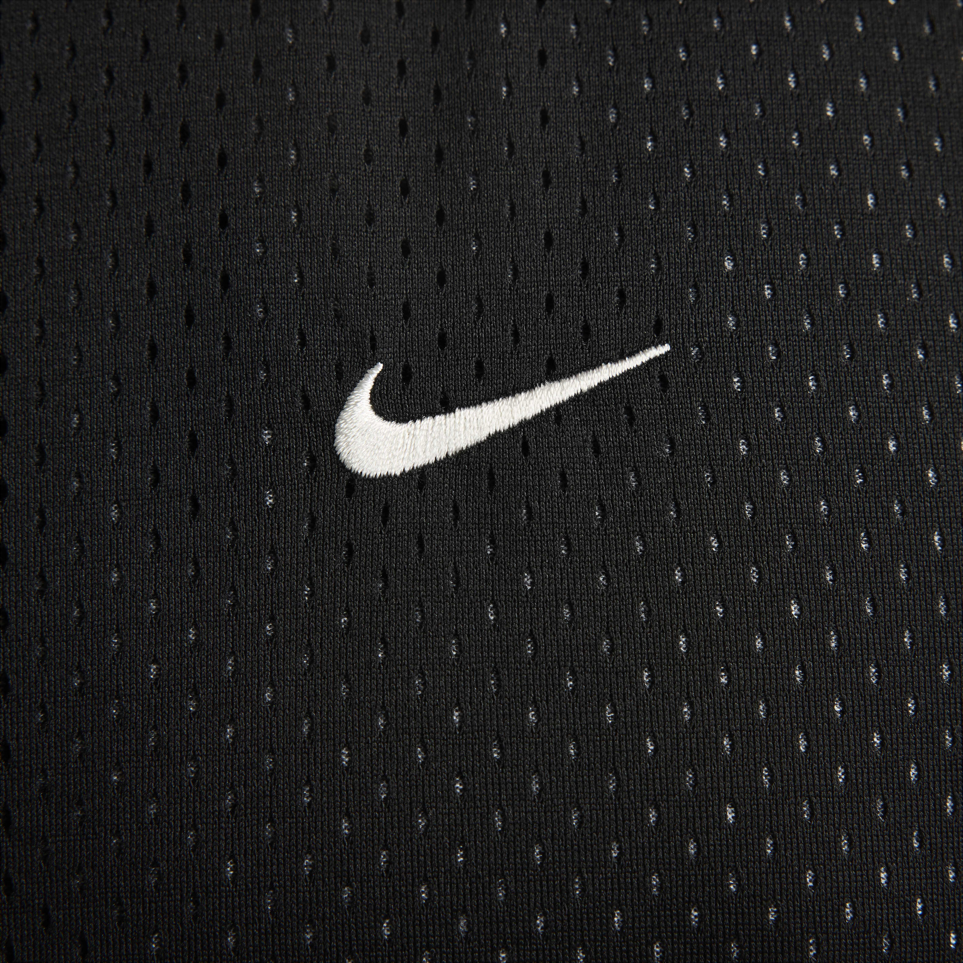 Nike Standard Issue image number 3
