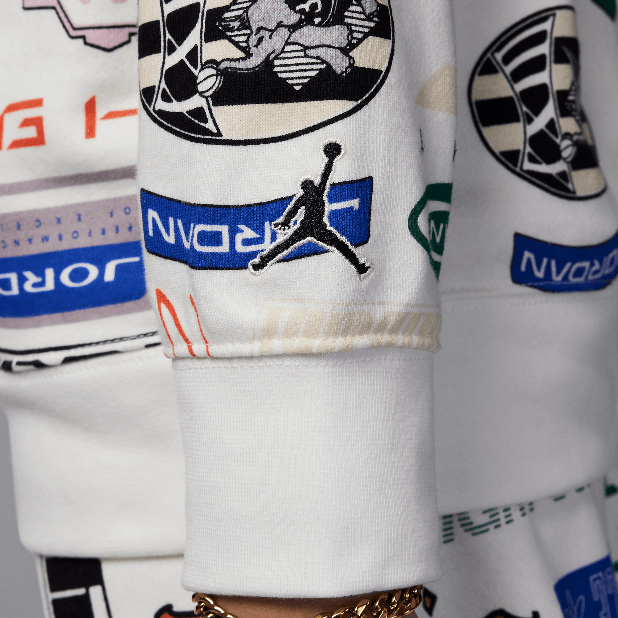 Jordan Essentials image number 3