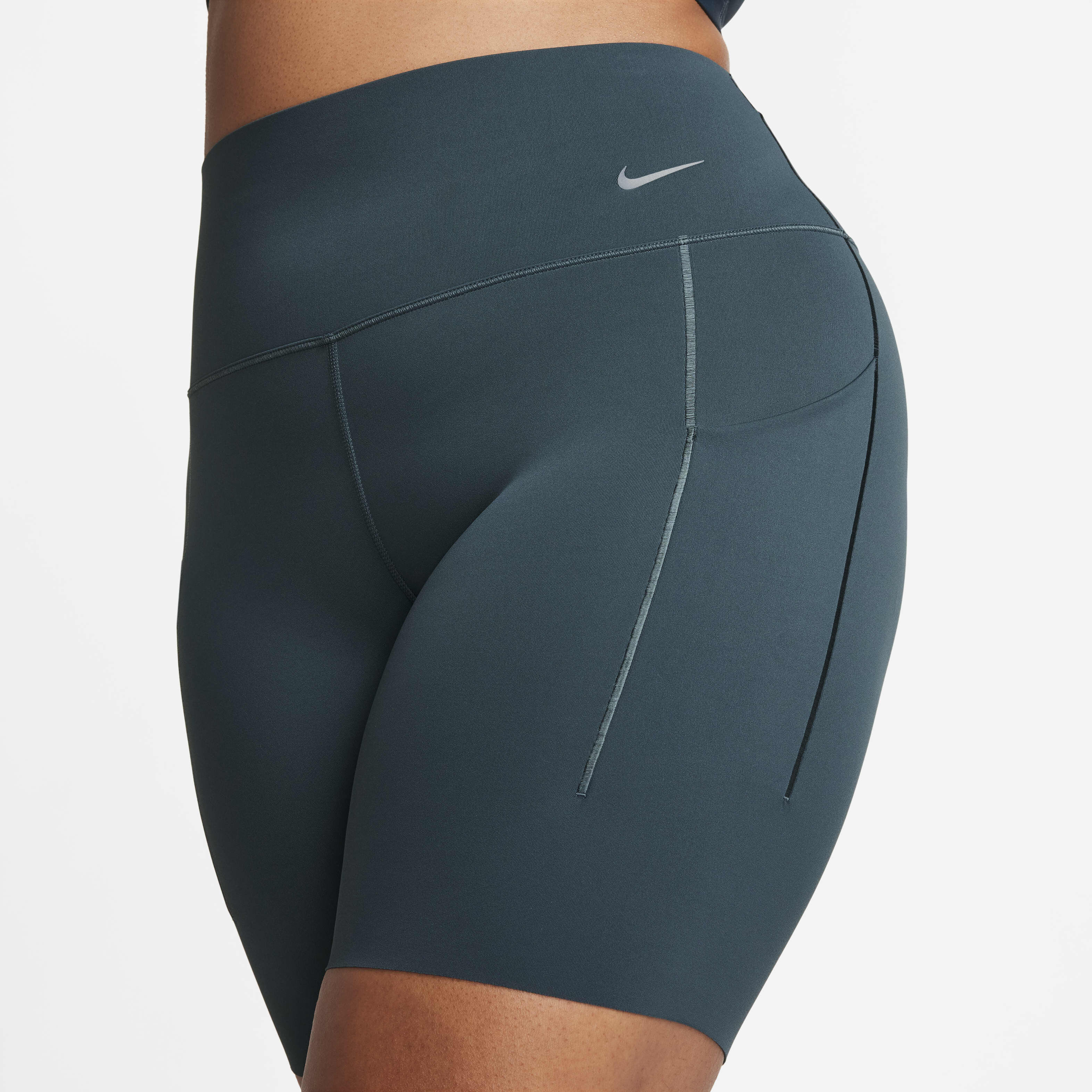 نايكي يونيفرسا image number 3