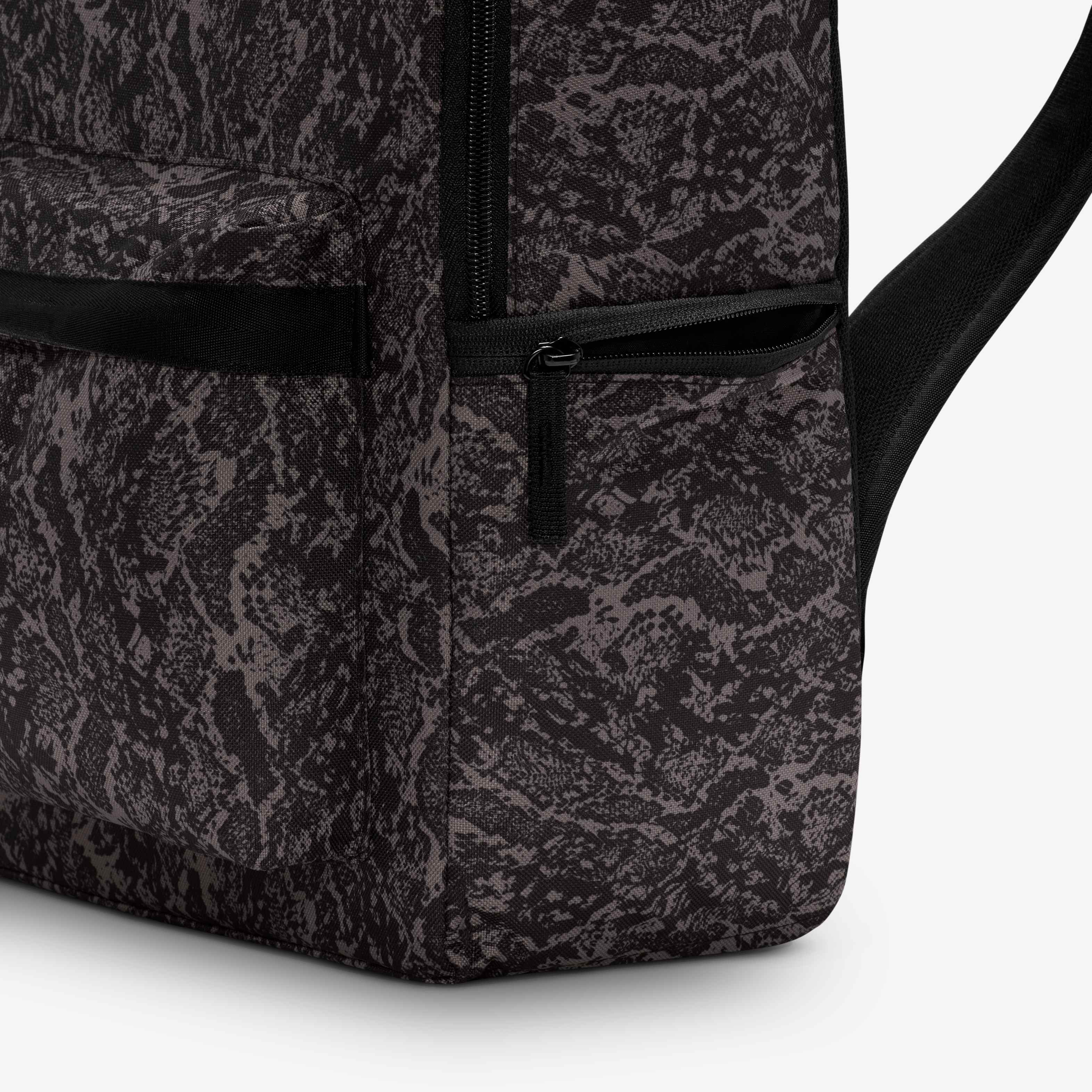 Nike Heritage image number 5