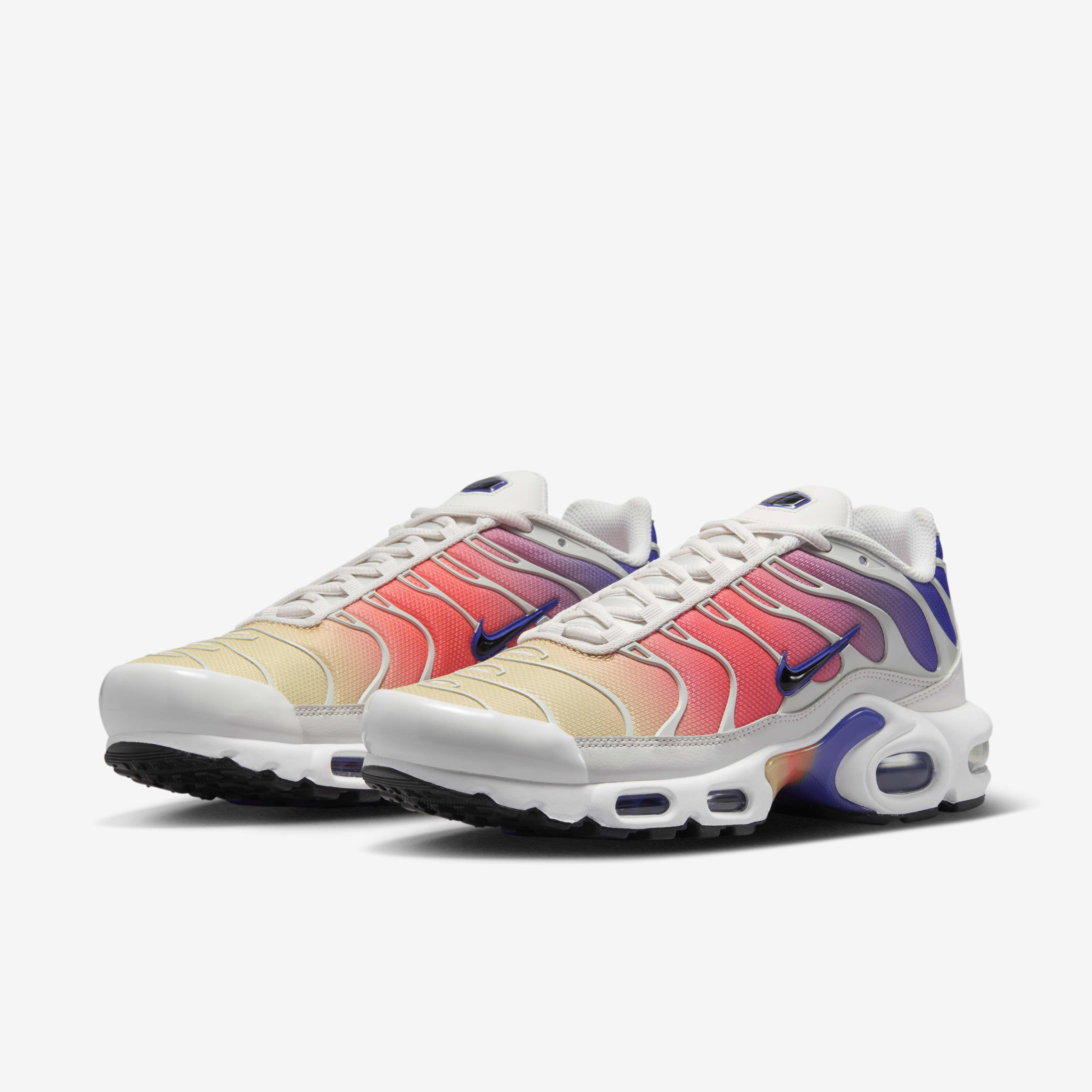 Nike Air Max Plus image number 4