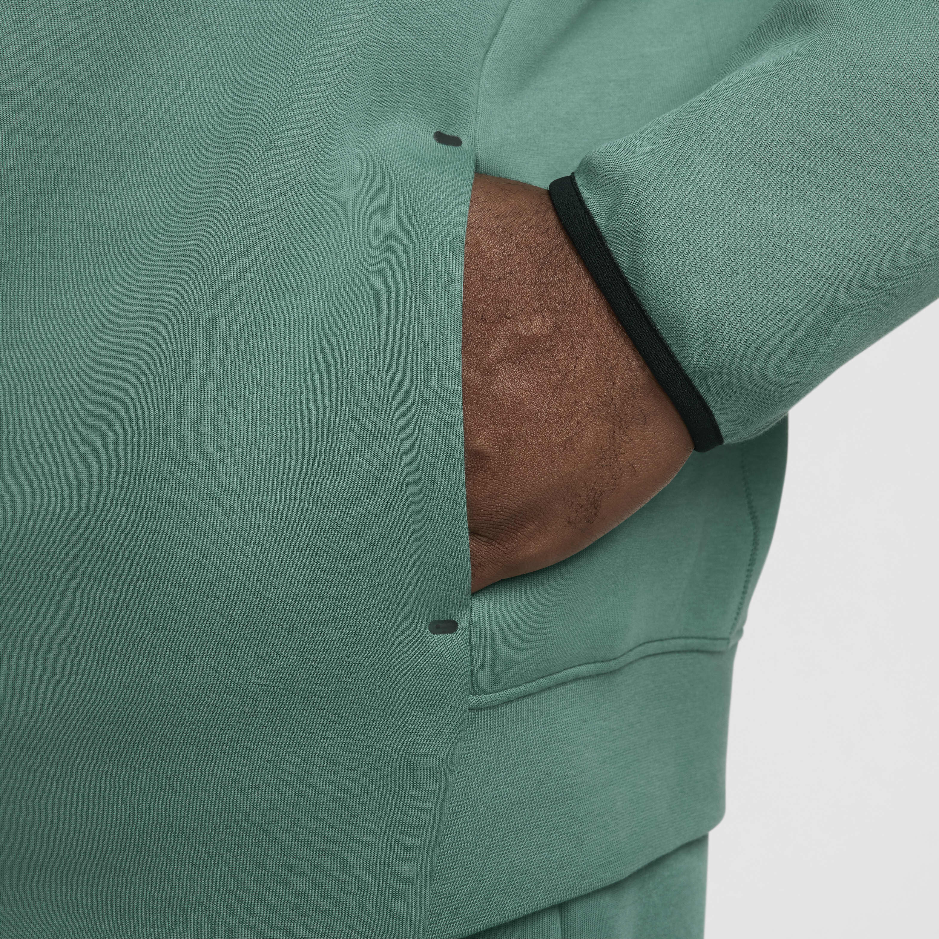 Nike Sportswear Tech Fleece image number 16