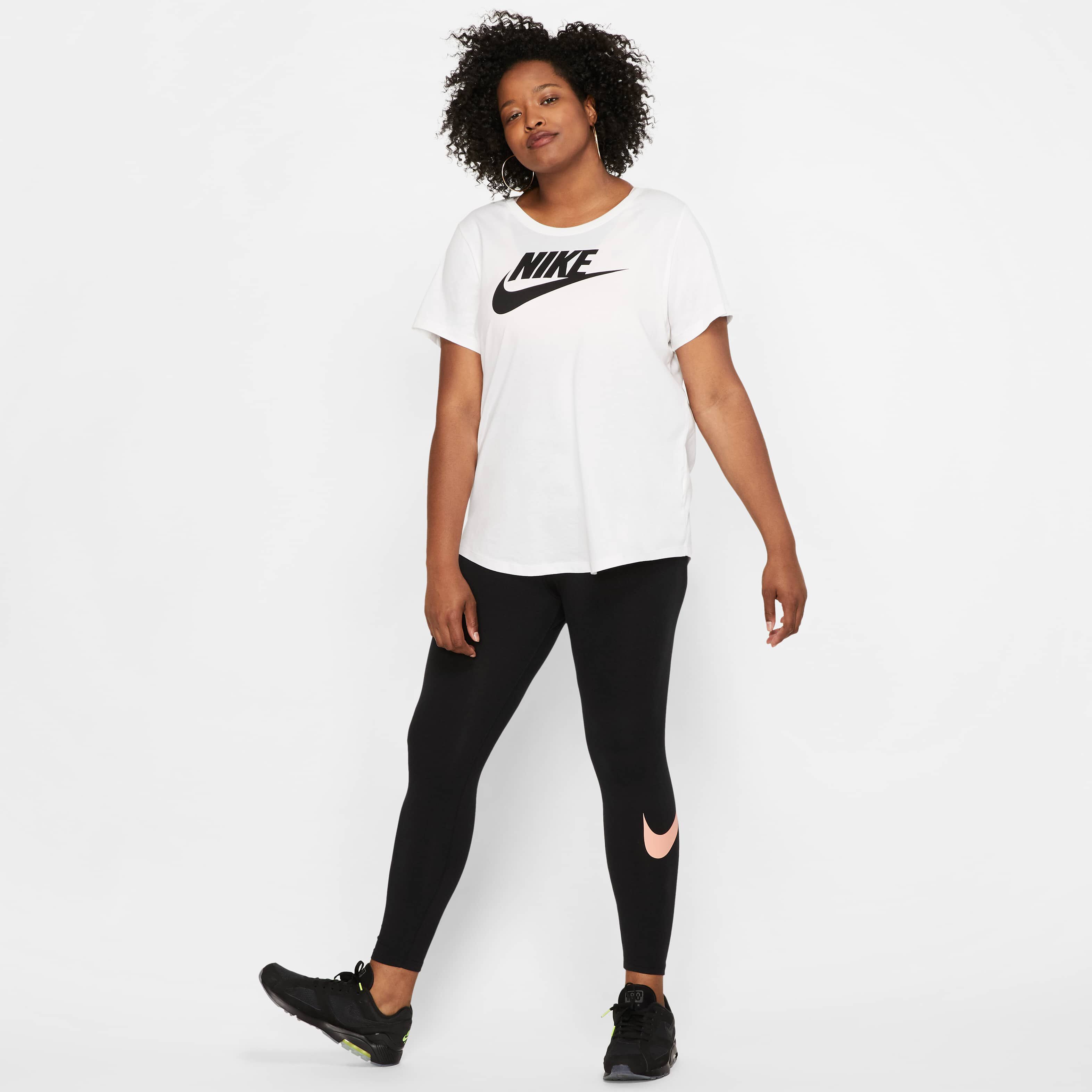 Nike Sportswear Essential image number 3