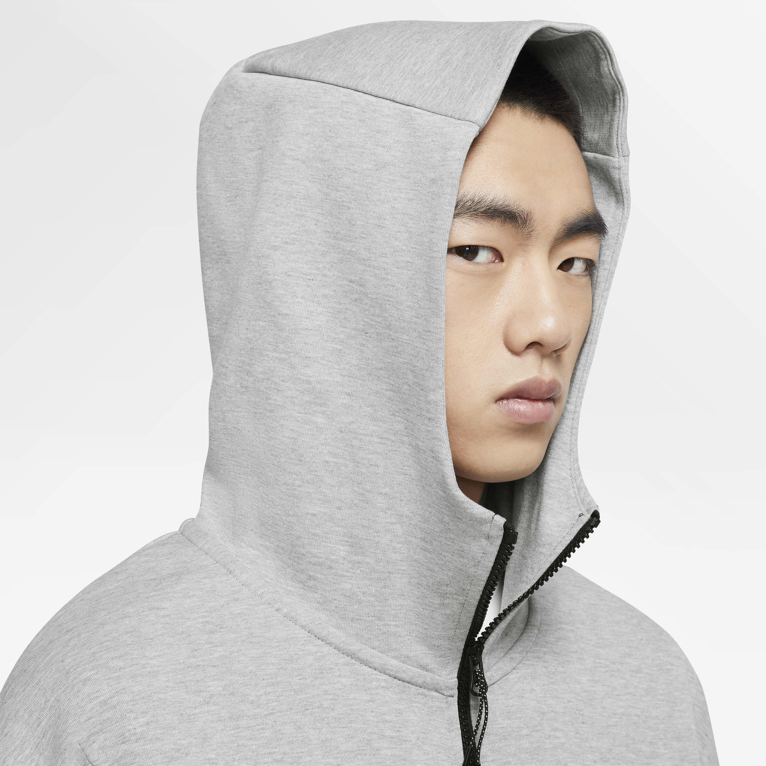 Nike Sportswear Tech Fleece image number 2