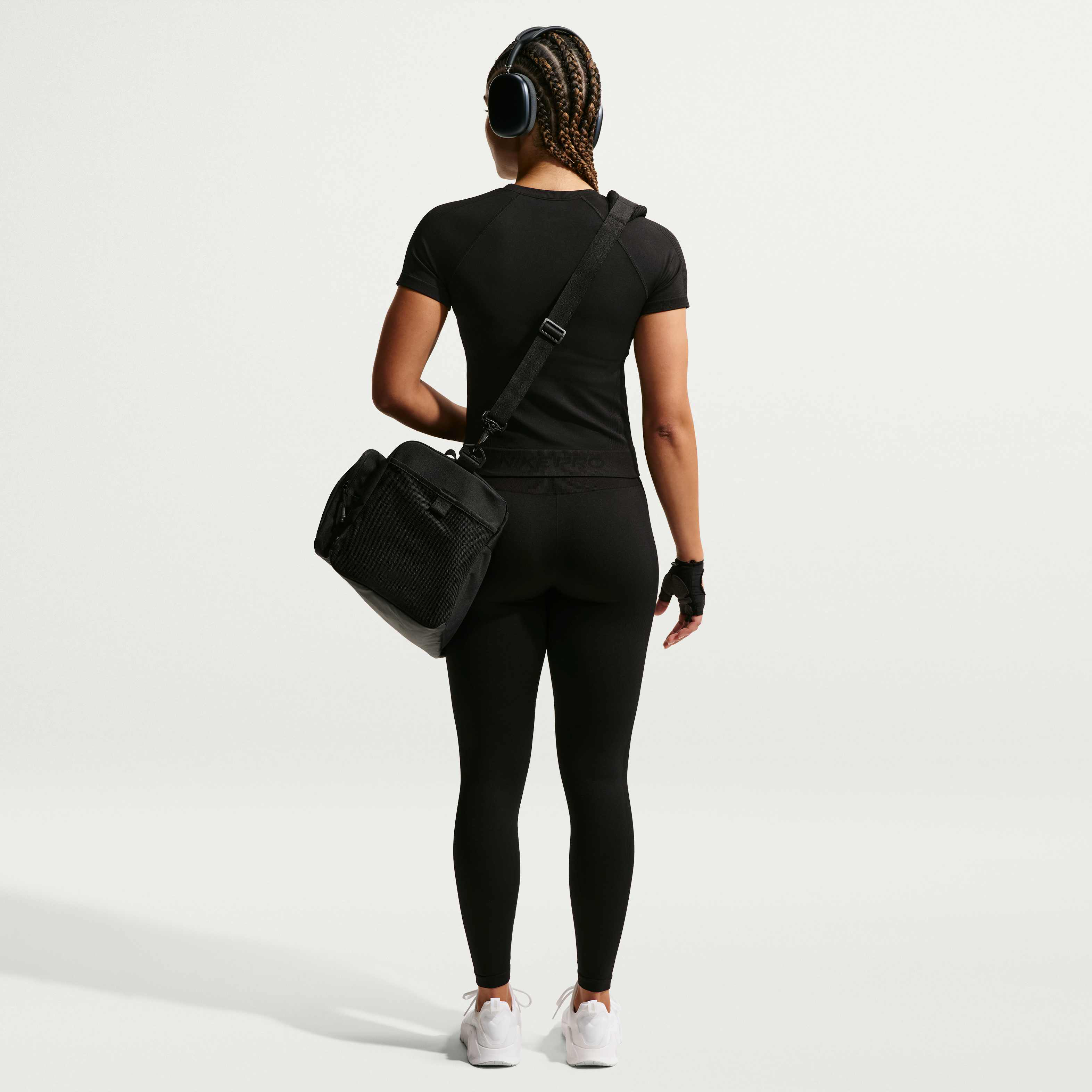 نايكي برو سيمليس image number 4