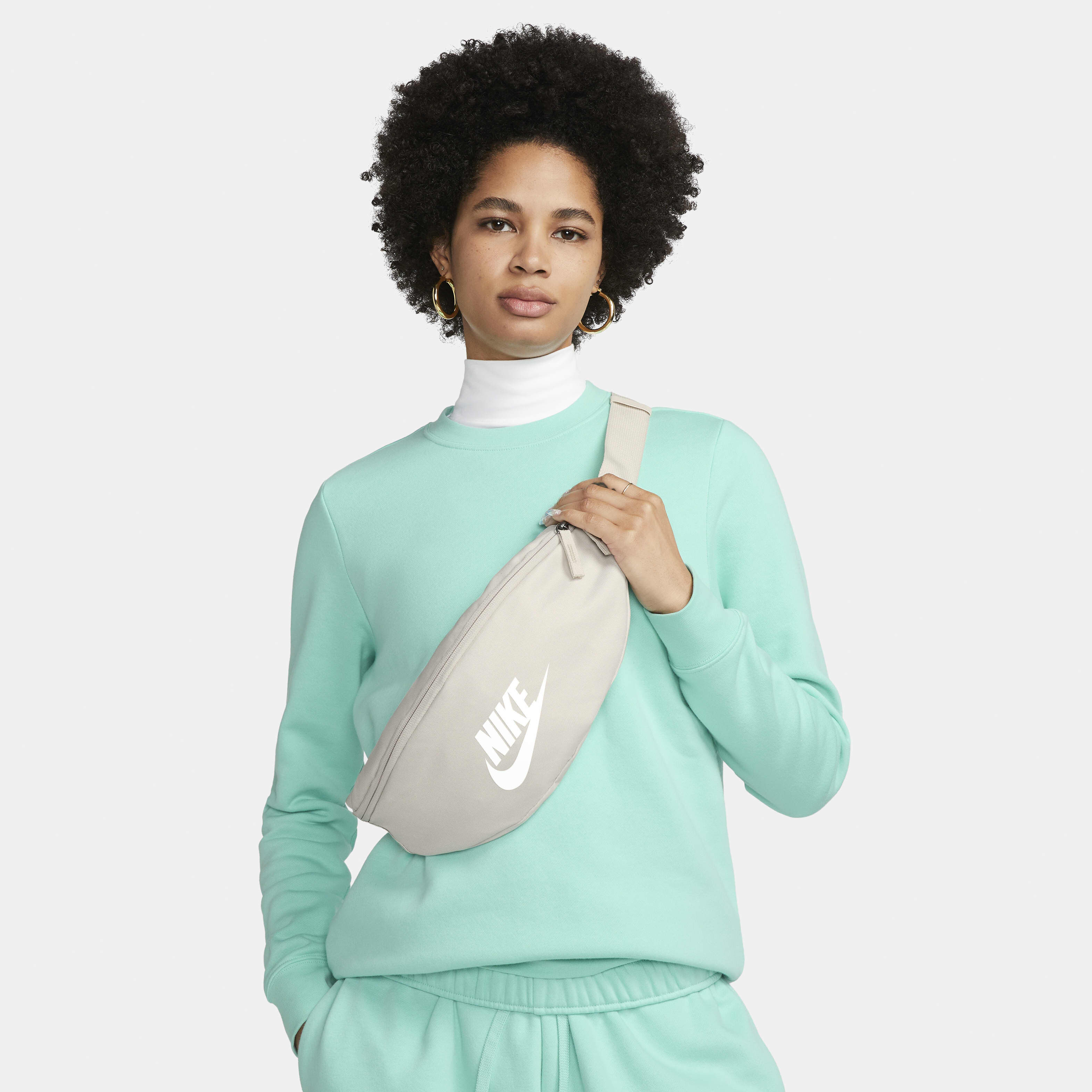 نايكي هيرتج image number 0