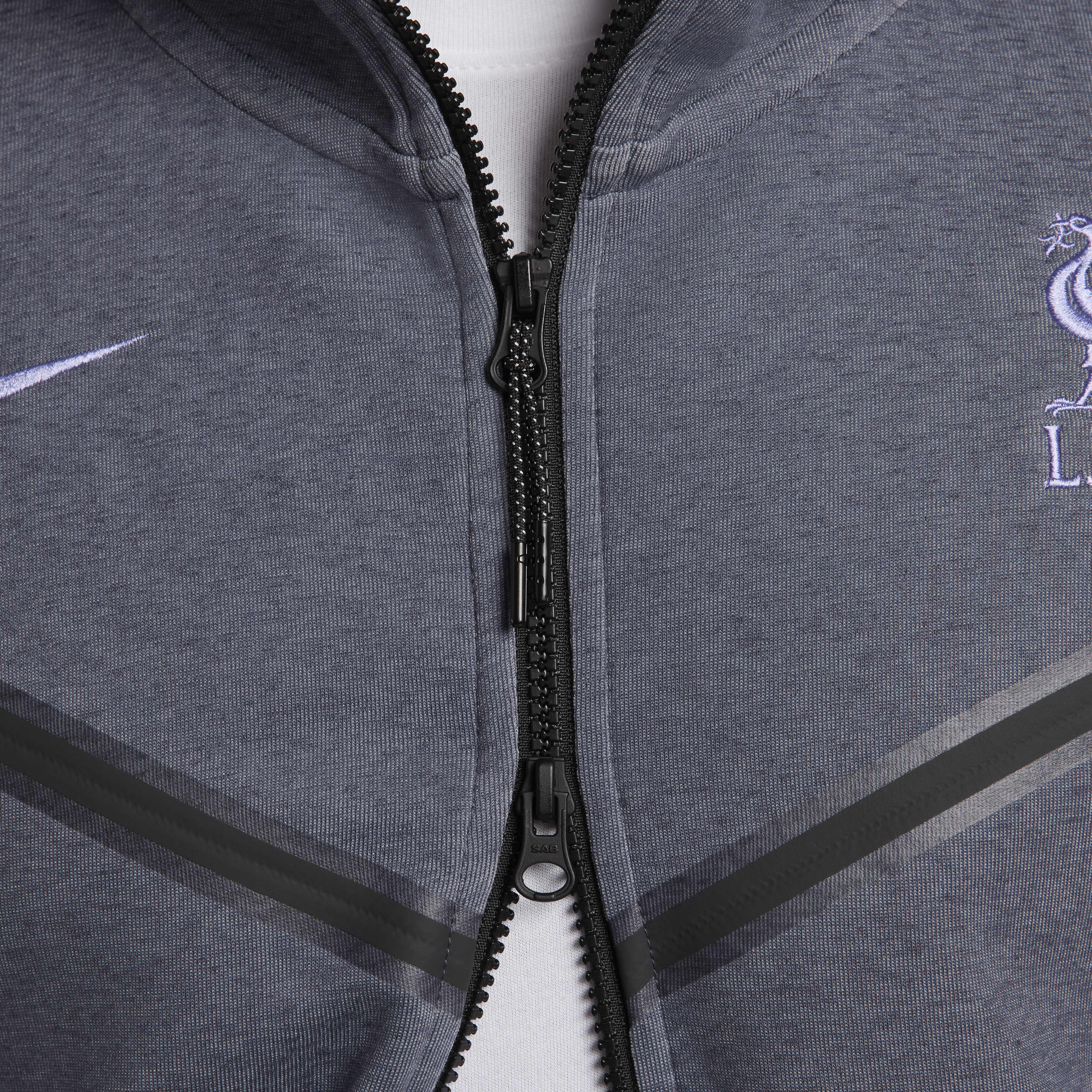 Liverpool F.C. Tech Fleece Windrunner Third image number 4