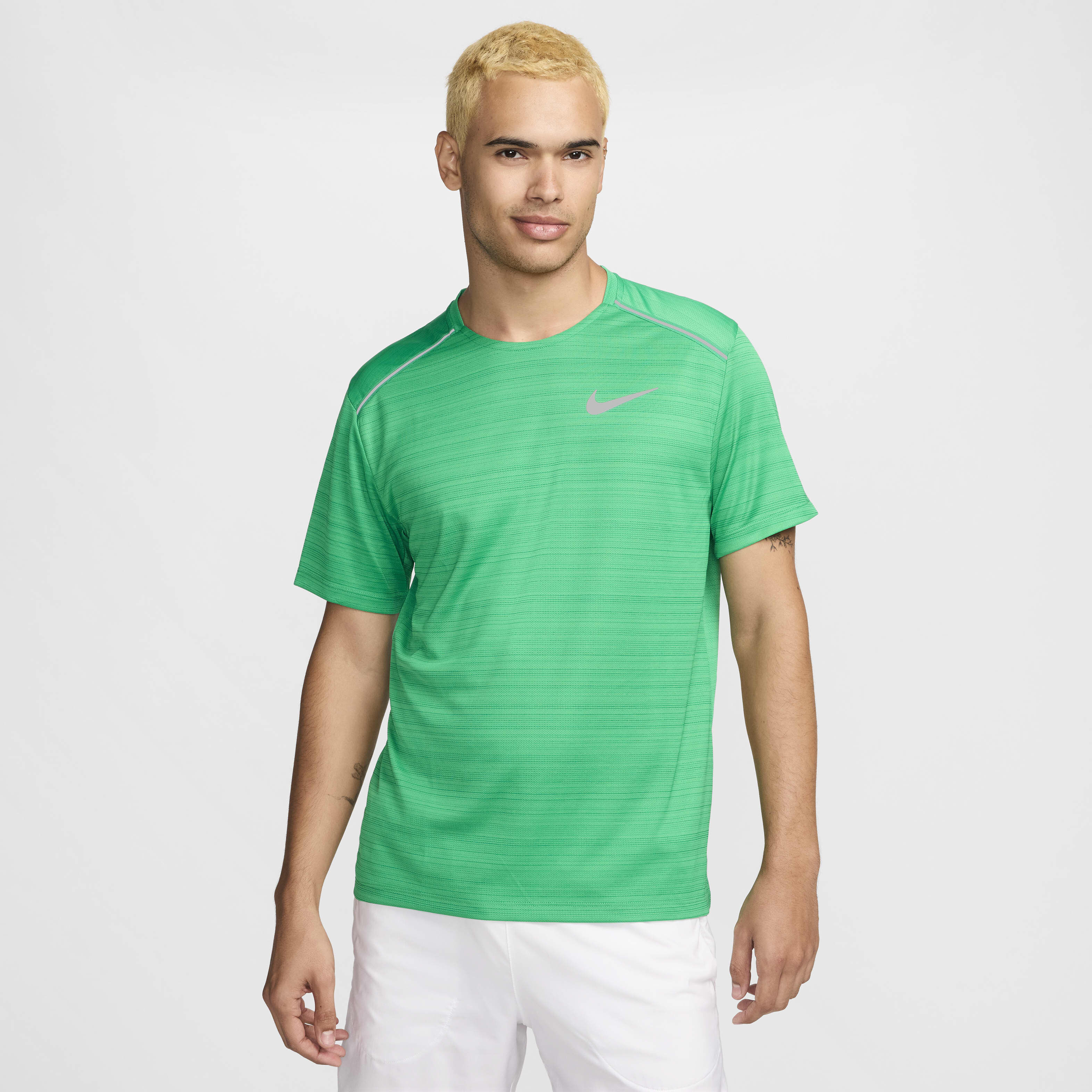 نايكي ميلر image number 0